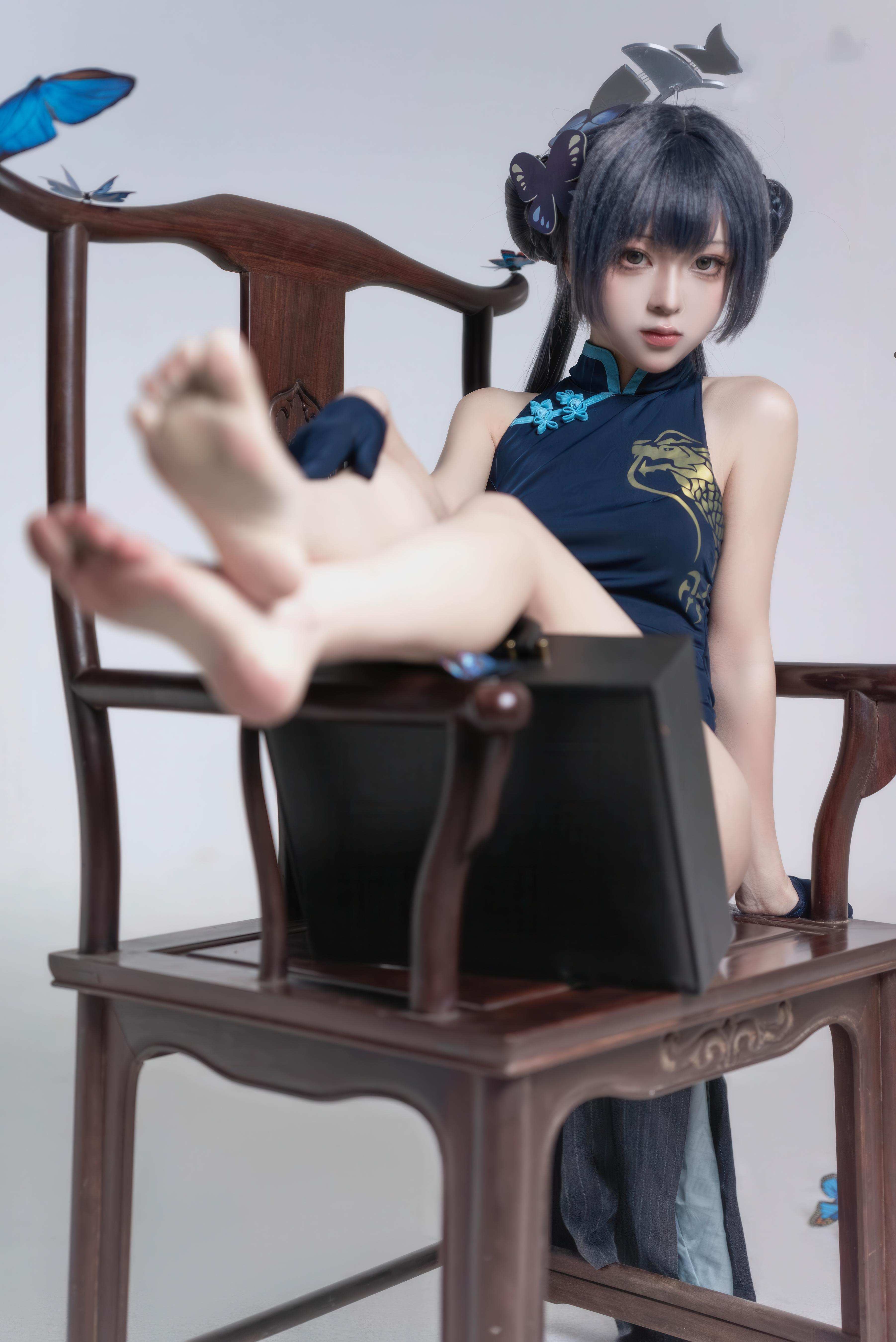 [Cosplay] Vector Fish - Blue Archive Longhua Fei Sakura: A Stunning Blend of Chinese Qipao and Blue Butterfly Elements in 24 Pages