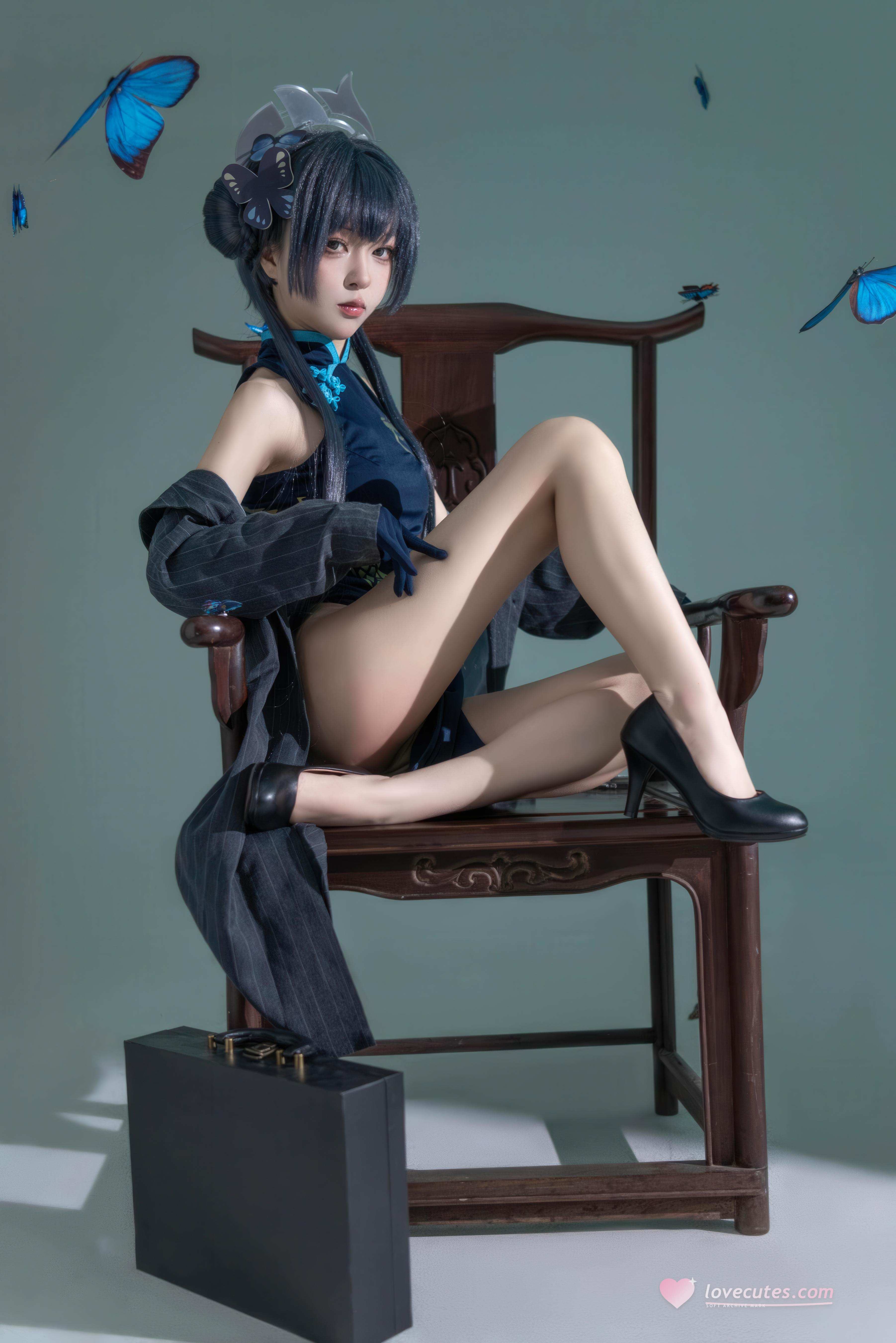 [Cosplay] Vector Fish - Blue Archive Longhua Fei Sakura: A Stunning Blend of Chinese Qipao and Blue Butterfly Elements in 24 Pages