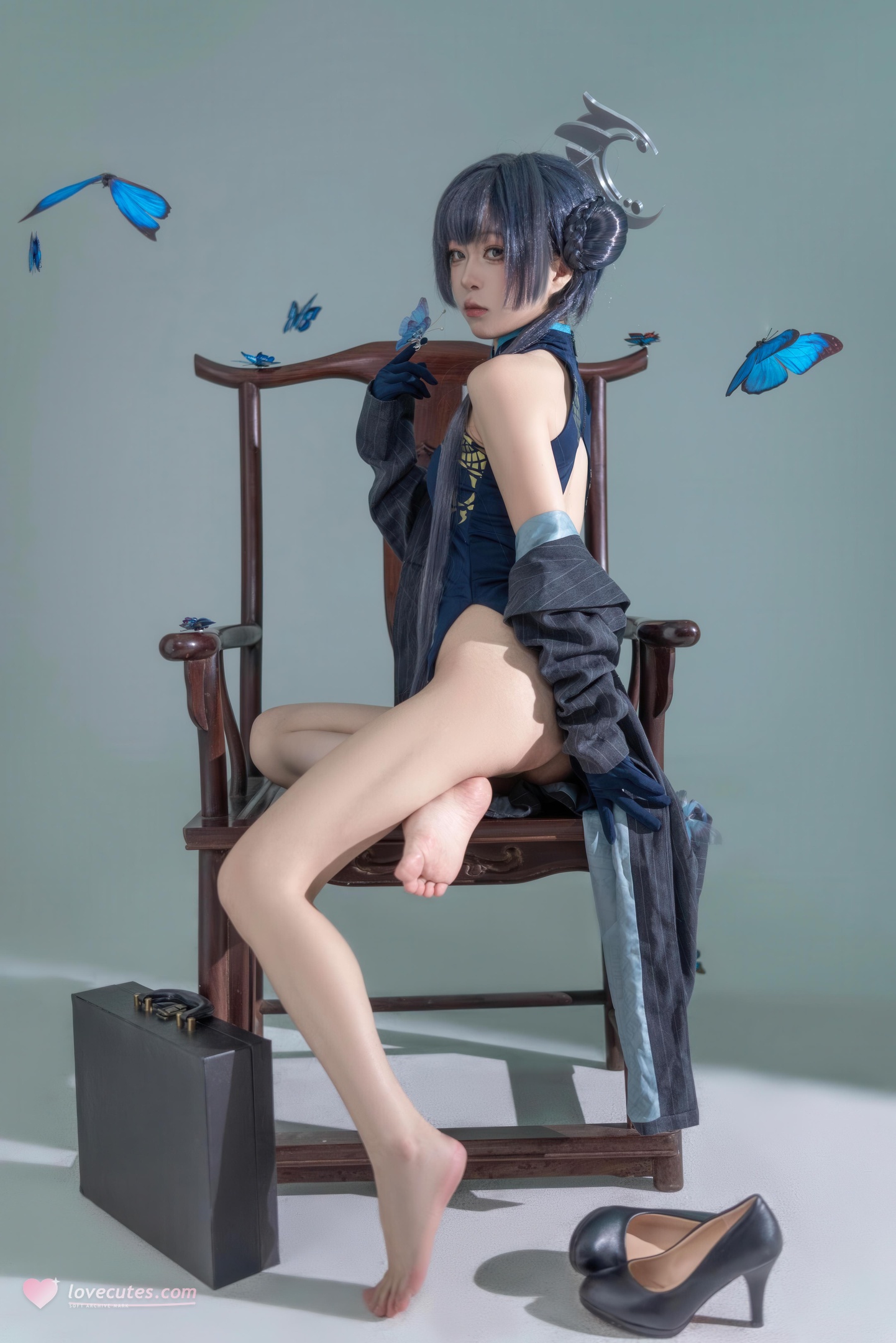 [Cosplay] Vector Fish - Blue Archive Longhua Fei Sakura: A Stunning Blend of Chinese Qipao and Blue Butterfly Elements in 24 Pages