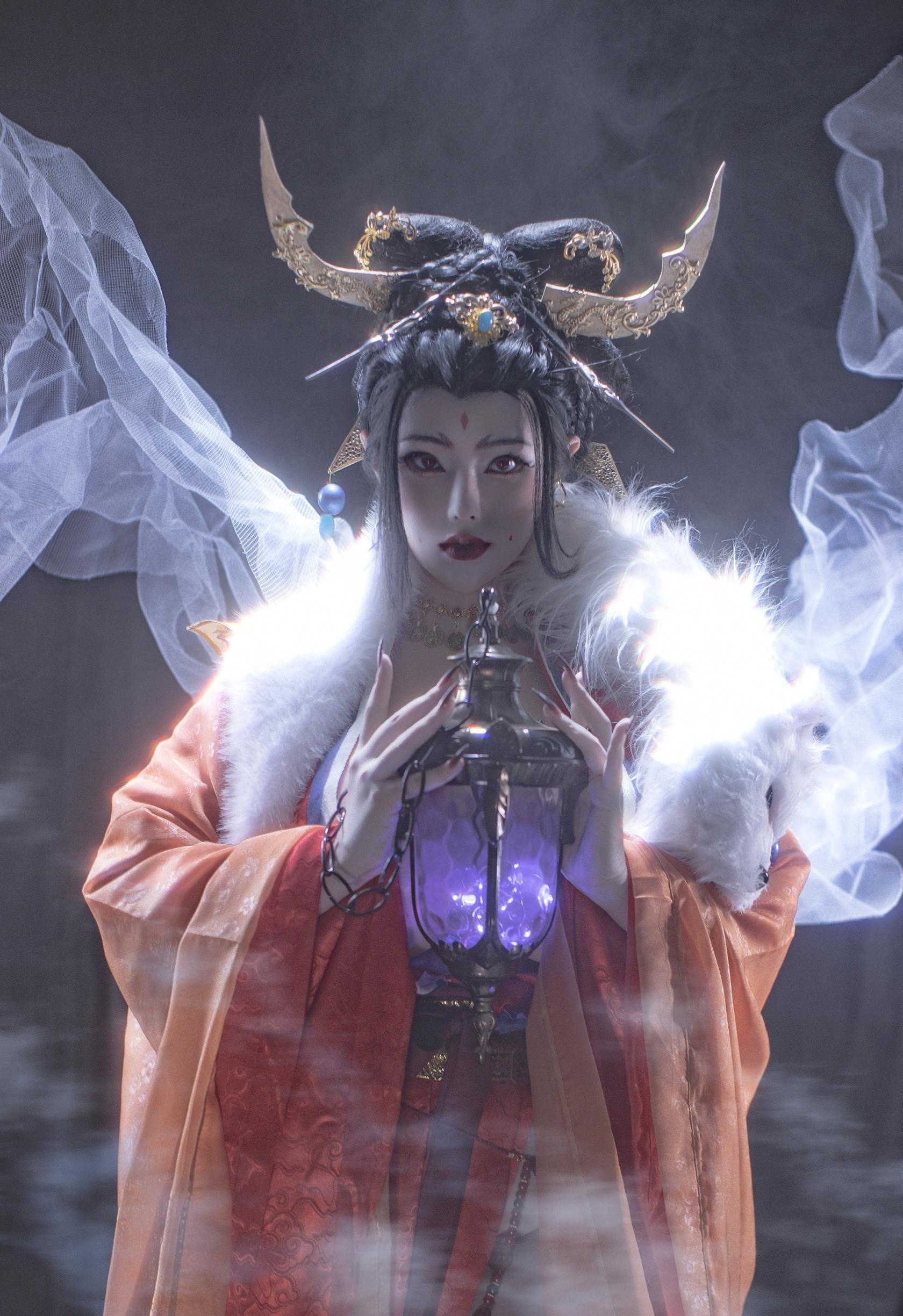 '[cosplay] TiTi - Hồ Ly Vô Thường: Phong Cách Cổ Điển Dưới Khói Sương, Vẻ Đẹp Quyến Rũ và Trang Phục Lộng Lẫy 91P'