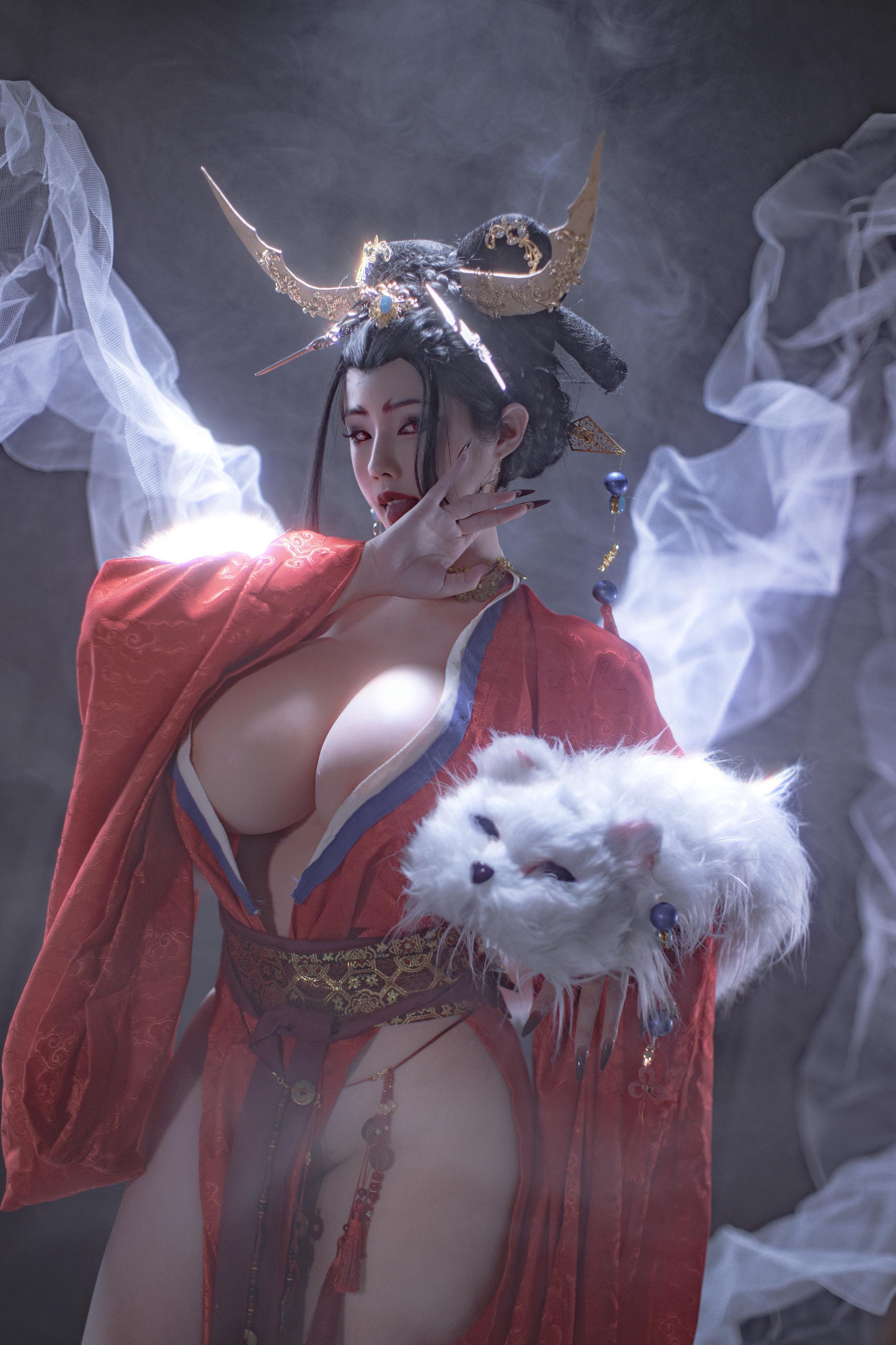 [Cosplay] Titanium Alloy TiTi - The Ever-Changing Fox: A Mystical Ancient Style with Enigmatic Elegance and Stunning Attire 91P