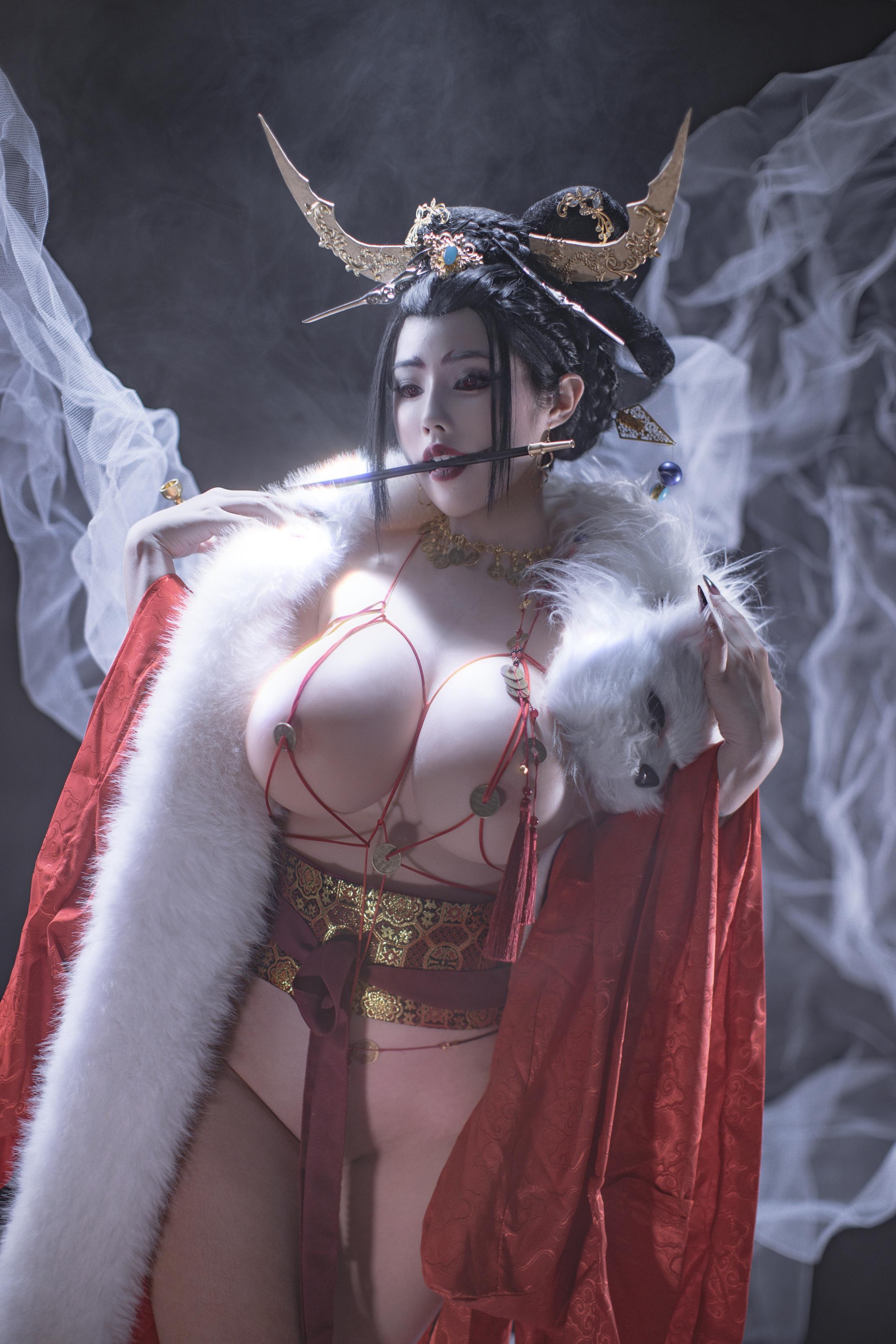 '[cosplay] TiTi - Hồ Ly Vô Thường: Phong Cách Cổ Điển Dưới Khói Sương, Vẻ Đẹp Quyến Rũ và Trang Phục Lộng Lẫy 91P'