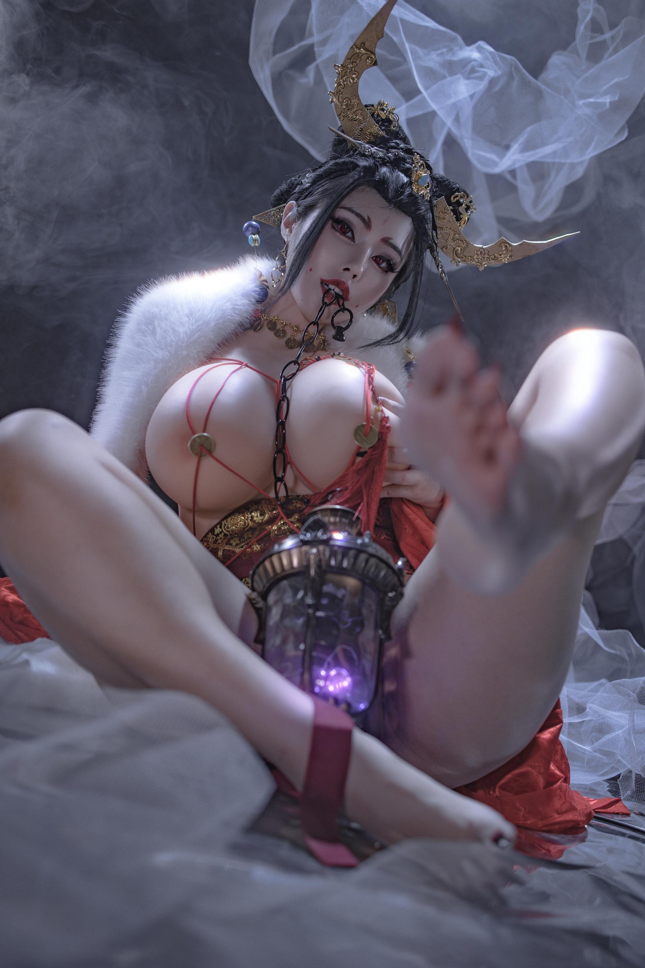 '[cosplay] TiTi - Hồ Ly Vô Thường: Phong Cách Cổ Điển Dưới Khói Sương, Vẻ Đẹp Quyến Rũ và Trang Phục Lộng Lẫy 91P'