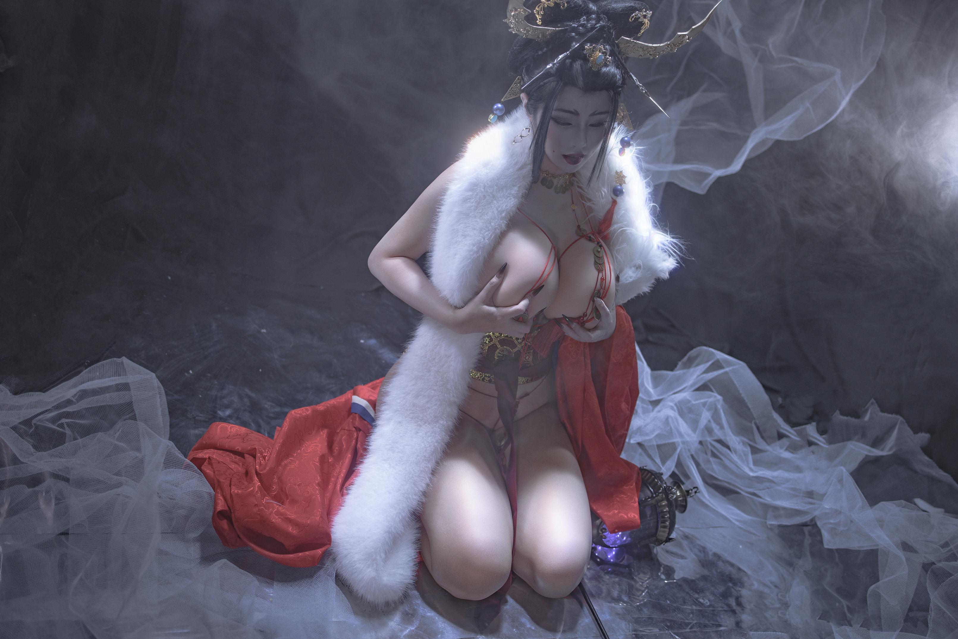 '[cosplay] TiTi - Hồ Ly Vô Thường: Phong Cách Cổ Điển Dưới Khói Sương, Vẻ Đẹp Quyến Rũ và Trang Phục Lộng Lẫy 91P'