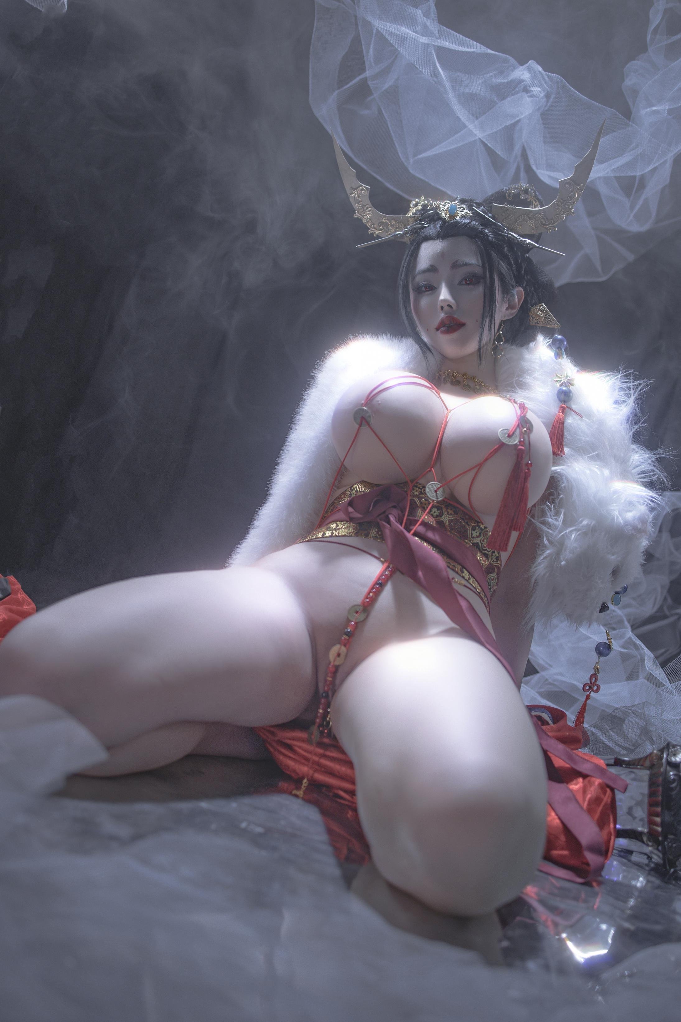 '[cosplay] TiTi - Hồ Ly Vô Thường: Phong Cách Cổ Điển Dưới Khói Sương, Vẻ Đẹp Quyến Rũ và Trang Phục Lộng Lẫy 91P'