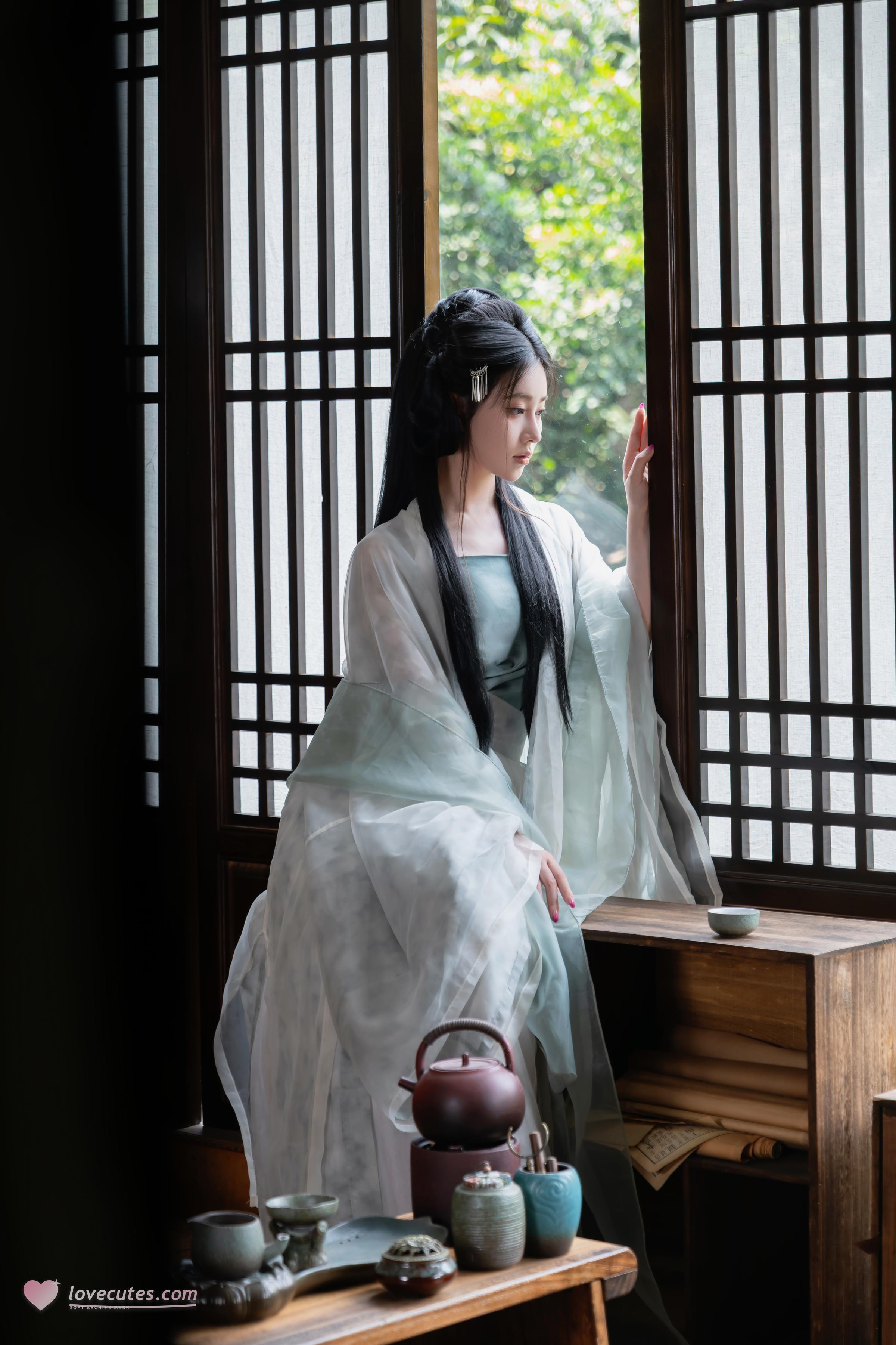 [写真] 年年Nnian - 浣溪沙：軽やかな透け感の薄手漢服と美しい胸元 木窓茶室の古風 80P