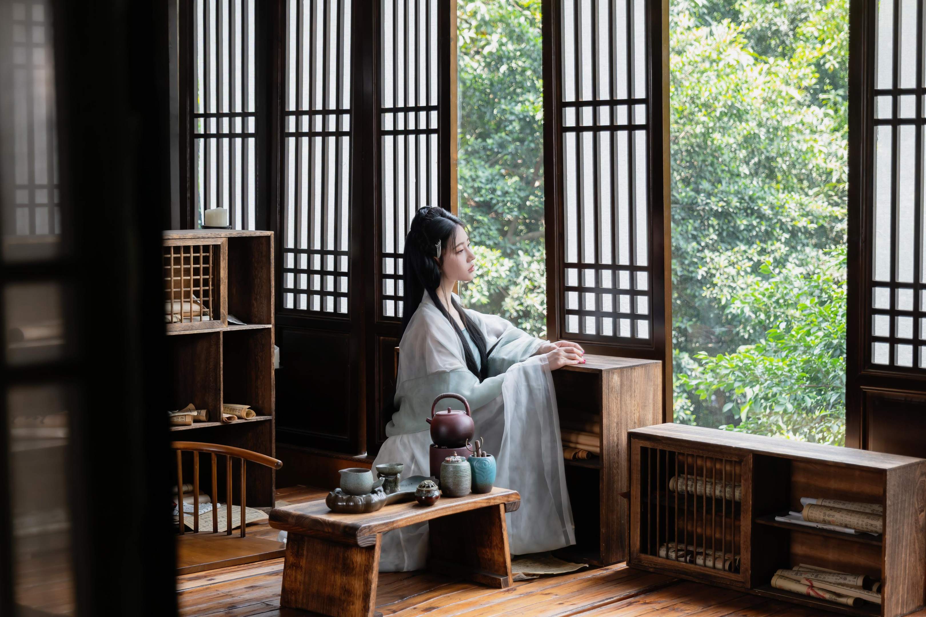 [写真] 年年Nnian - 浣溪沙：軽やかな透け感の薄手漢服と美しい胸元 木窓茶室の古風 80P