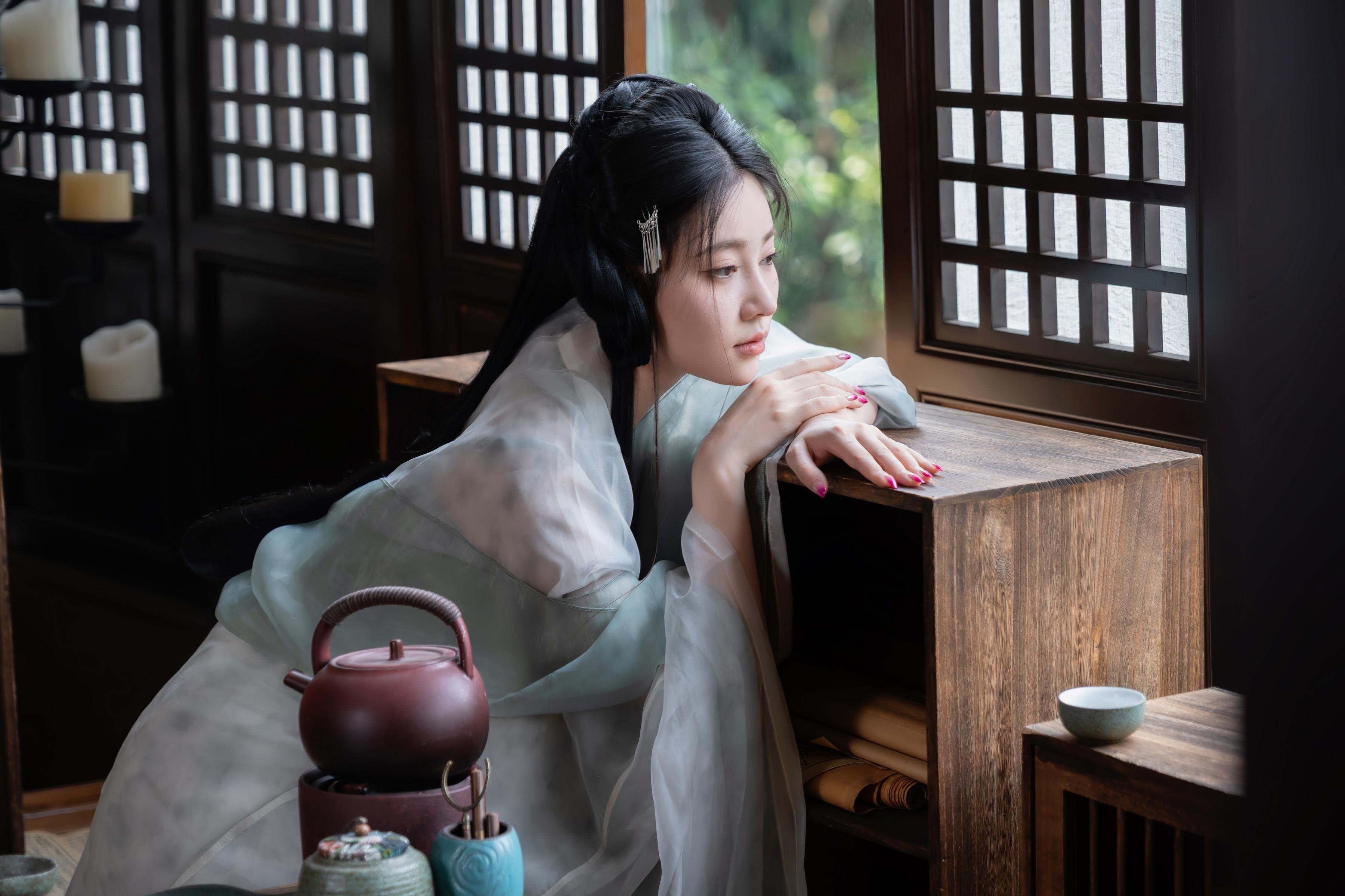 [写真] 年年Nnian - 浣溪沙：軽やかな透け感の薄手漢服と美しい胸元 木窓茶室の古風 80P