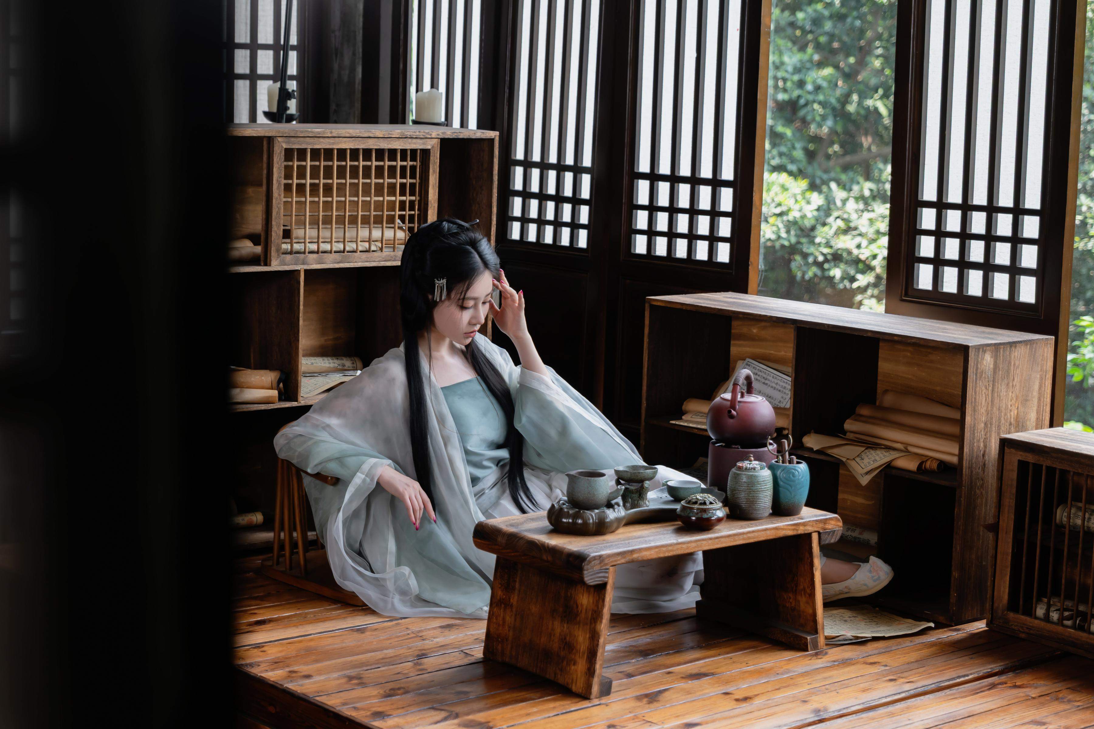 [写真] 年年Nnian - 浣溪沙：軽やかな透け感の薄手漢服と美しい胸元 木窓茶室の古風 80P