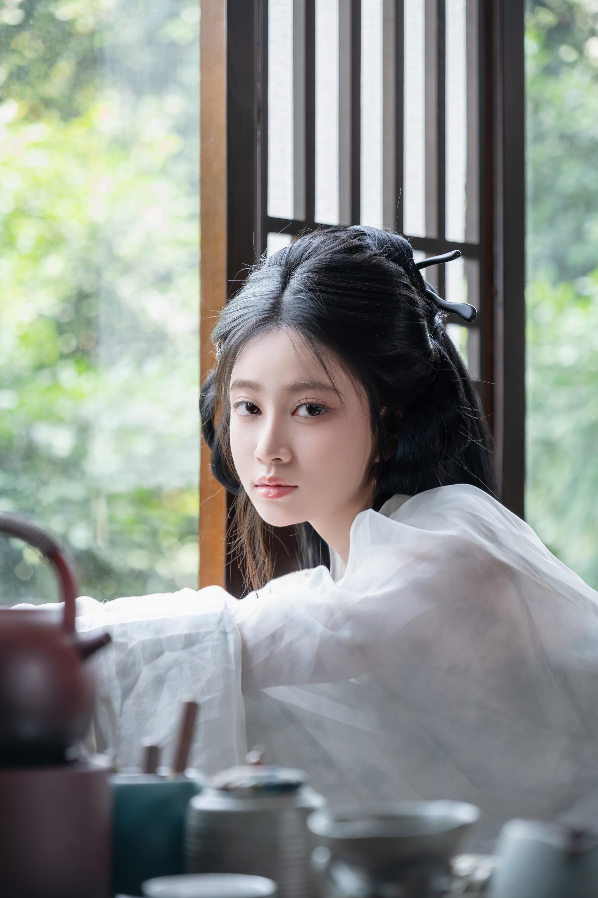 [Ảnh] Nnian - 浣溪沙: Áo Gấm Mỏng Manh, Vẻ Đẹp Quyến Rũ Từ Cửa Sổ Gỗ, Phong Cách Cổ Điển 80P