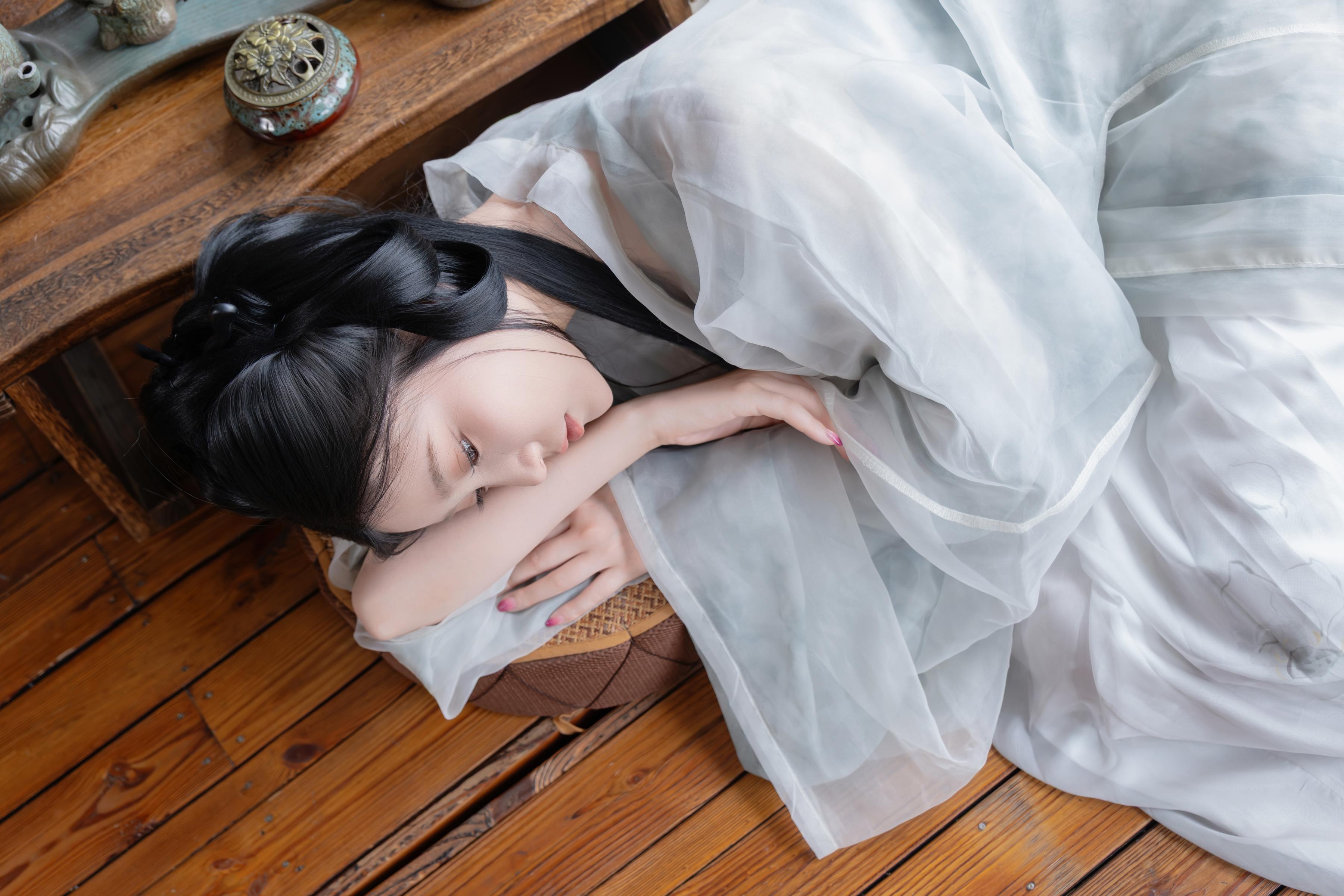 [Ảnh] Nnian - 浣溪沙: Áo Gấm Mỏng Manh, Vẻ Đẹp Quyến Rũ Từ Cửa Sổ Gỗ, Phong Cách Cổ Điển 80P