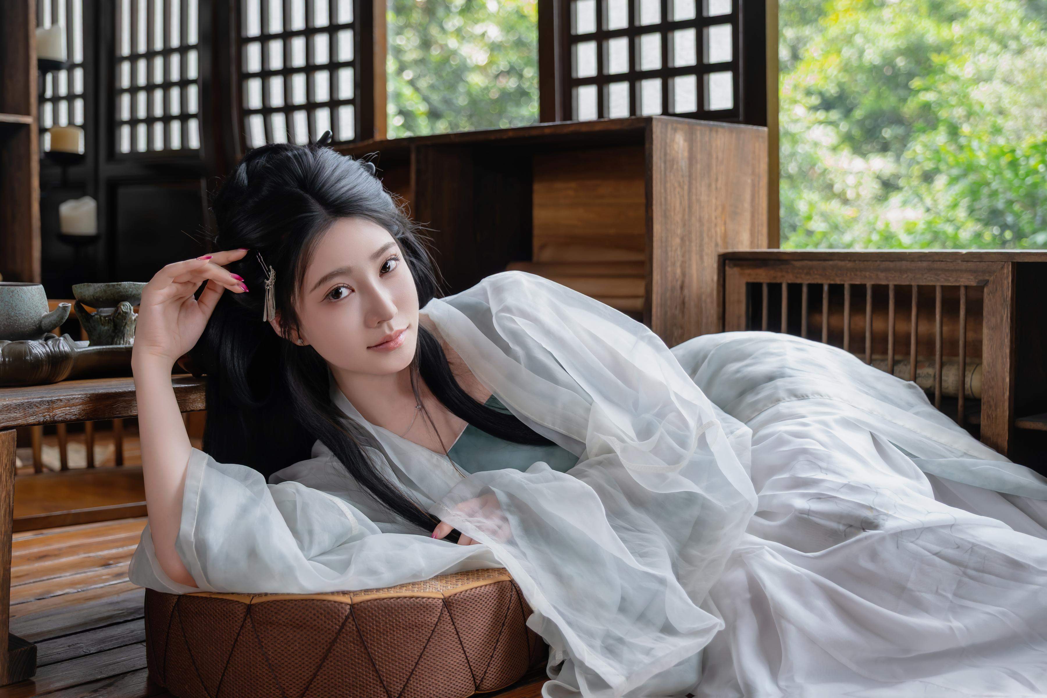 [Ảnh] Nnian - 浣溪沙: Áo Gấm Mỏng Manh, Vẻ Đẹp Quyến Rũ Từ Cửa Sổ Gỗ, Phong Cách Cổ Điển 80P