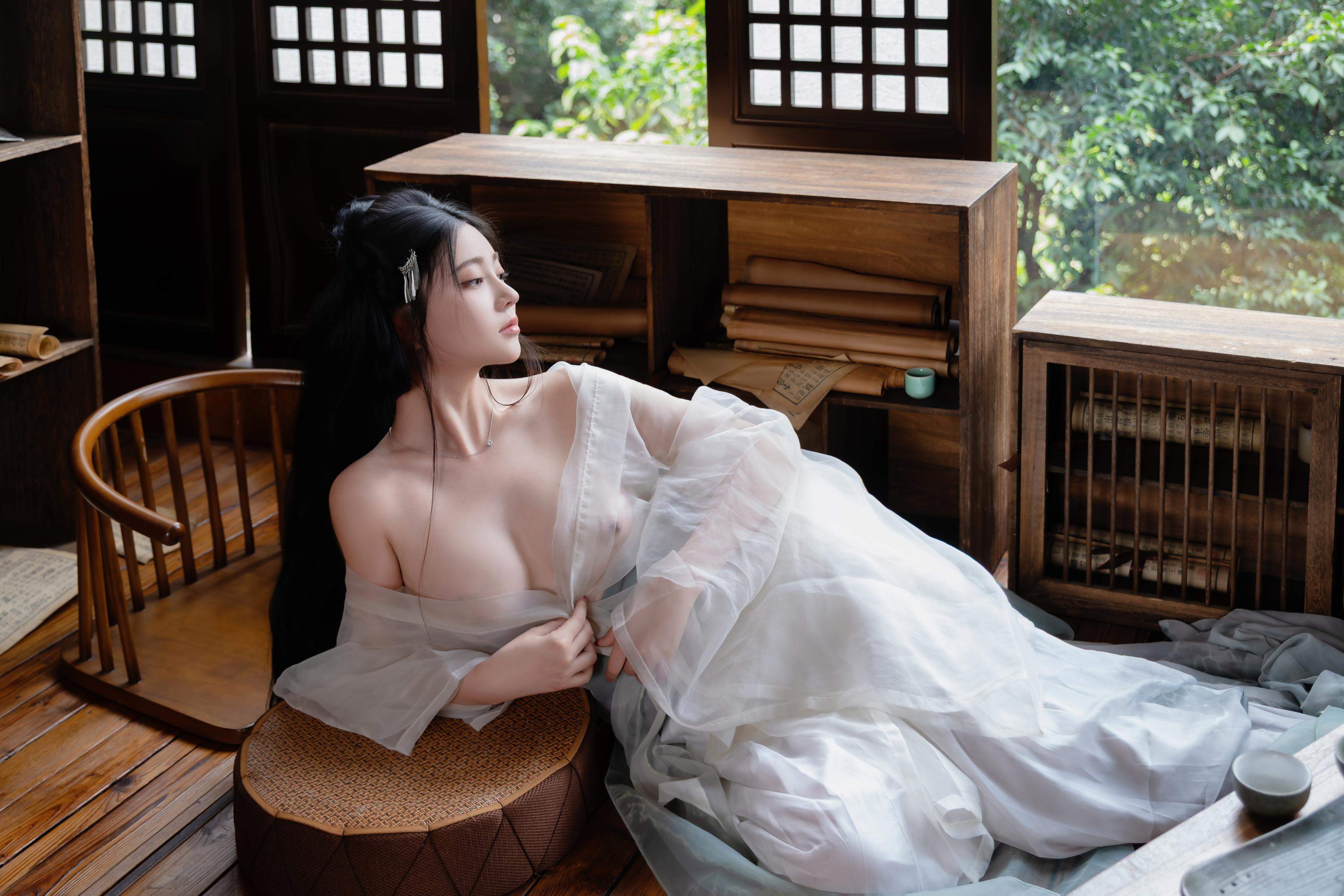 [Ảnh] Nnian - 浣溪沙: Áo Gấm Mỏng Manh, Vẻ Đẹp Quyến Rũ Từ Cửa Sổ Gỗ, Phong Cách Cổ Điển 80P