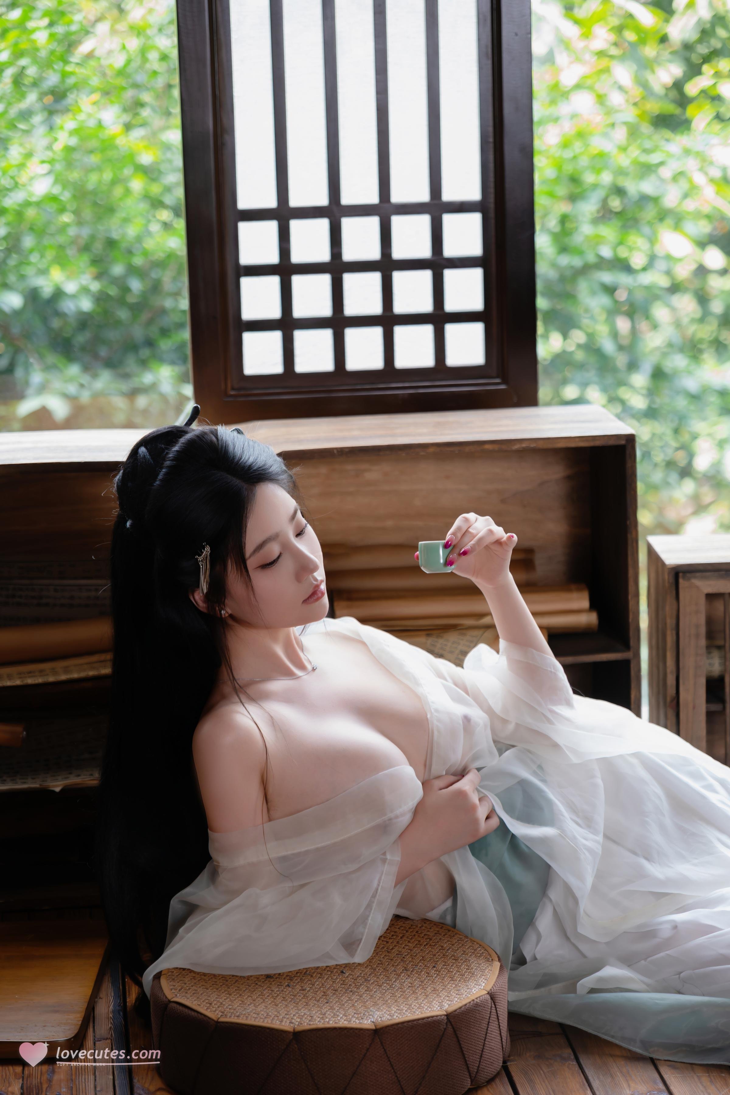 [写真] 年年Nnian - 浣溪沙：轻透薄纱汉服低胸美胸 木窗茶室古风 80P