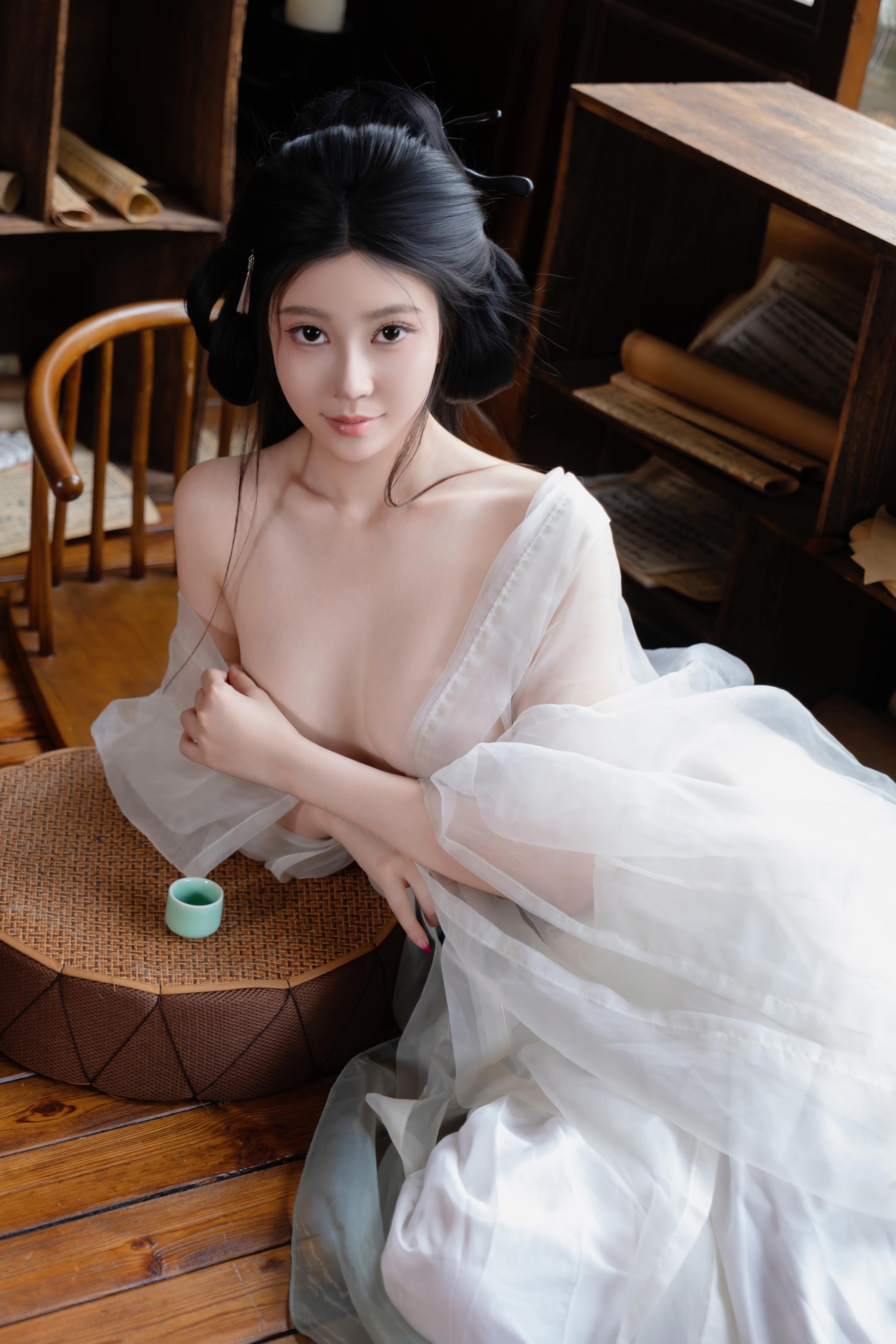 [写真] 年年Nnian - 浣溪沙：轻透薄纱汉服低胸美胸 木窗茶室古风 80P