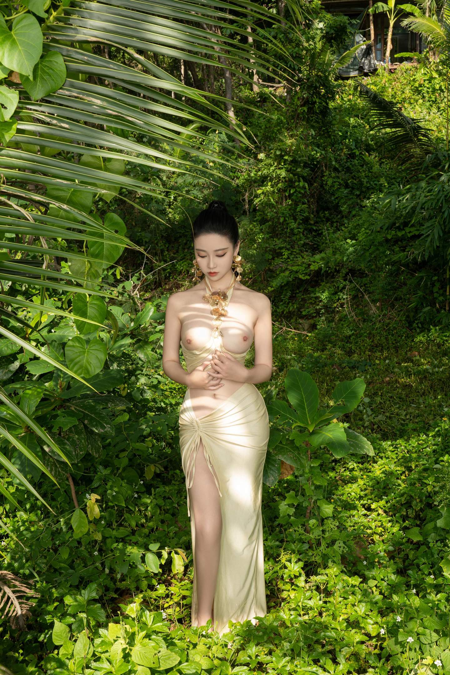 [Ảnh] Nnian - Nữ Thần Venuse Bên Biển: Hoàng Hôn Bên Biển Với Vải Mỏng Nude, Hở Ngực Cao, 80P