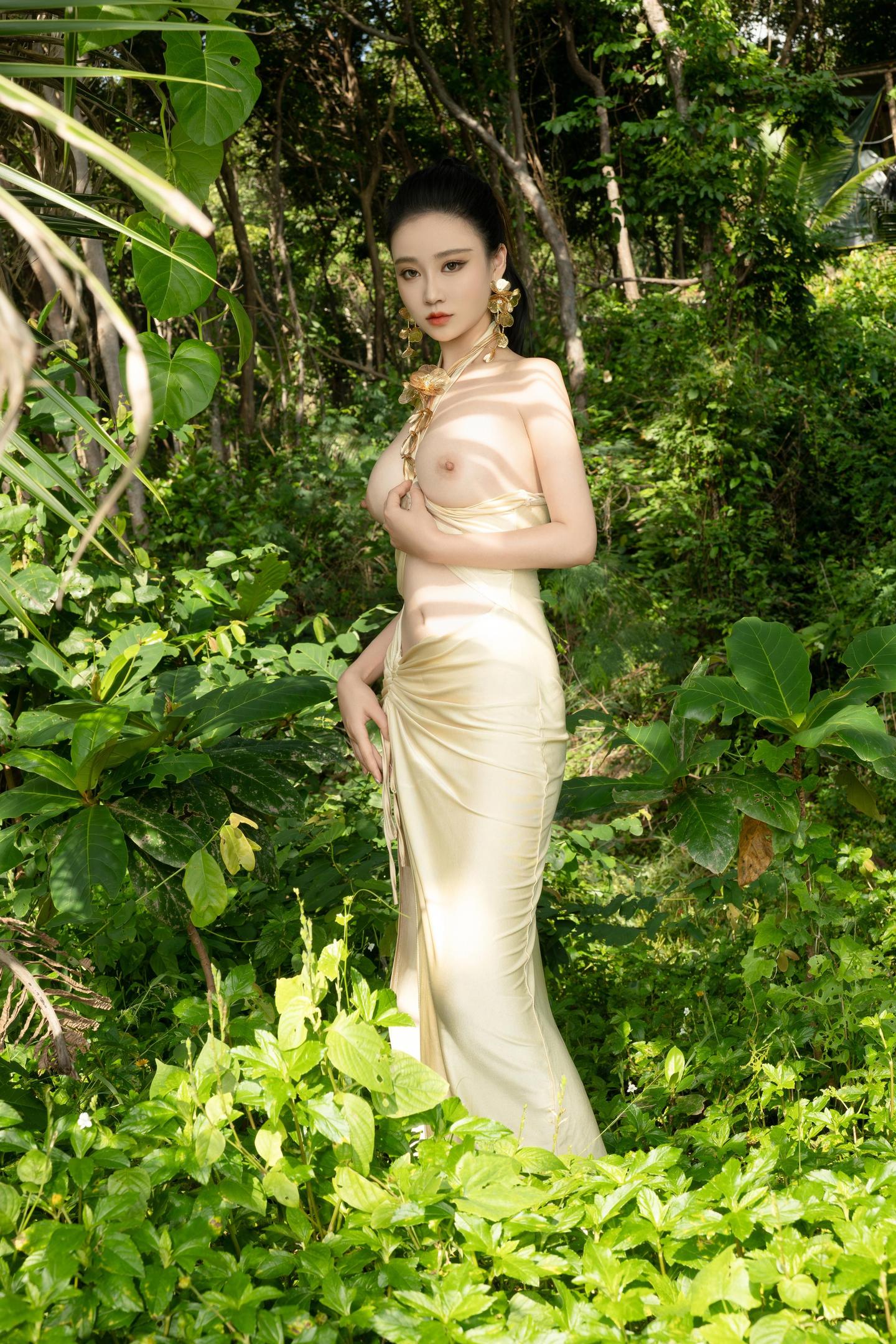 [Ảnh] Nnian - Nữ Thần Venuse Bên Biển: Hoàng Hôn Bên Biển Với Vải Mỏng Nude, Hở Ngực Cao, 80P