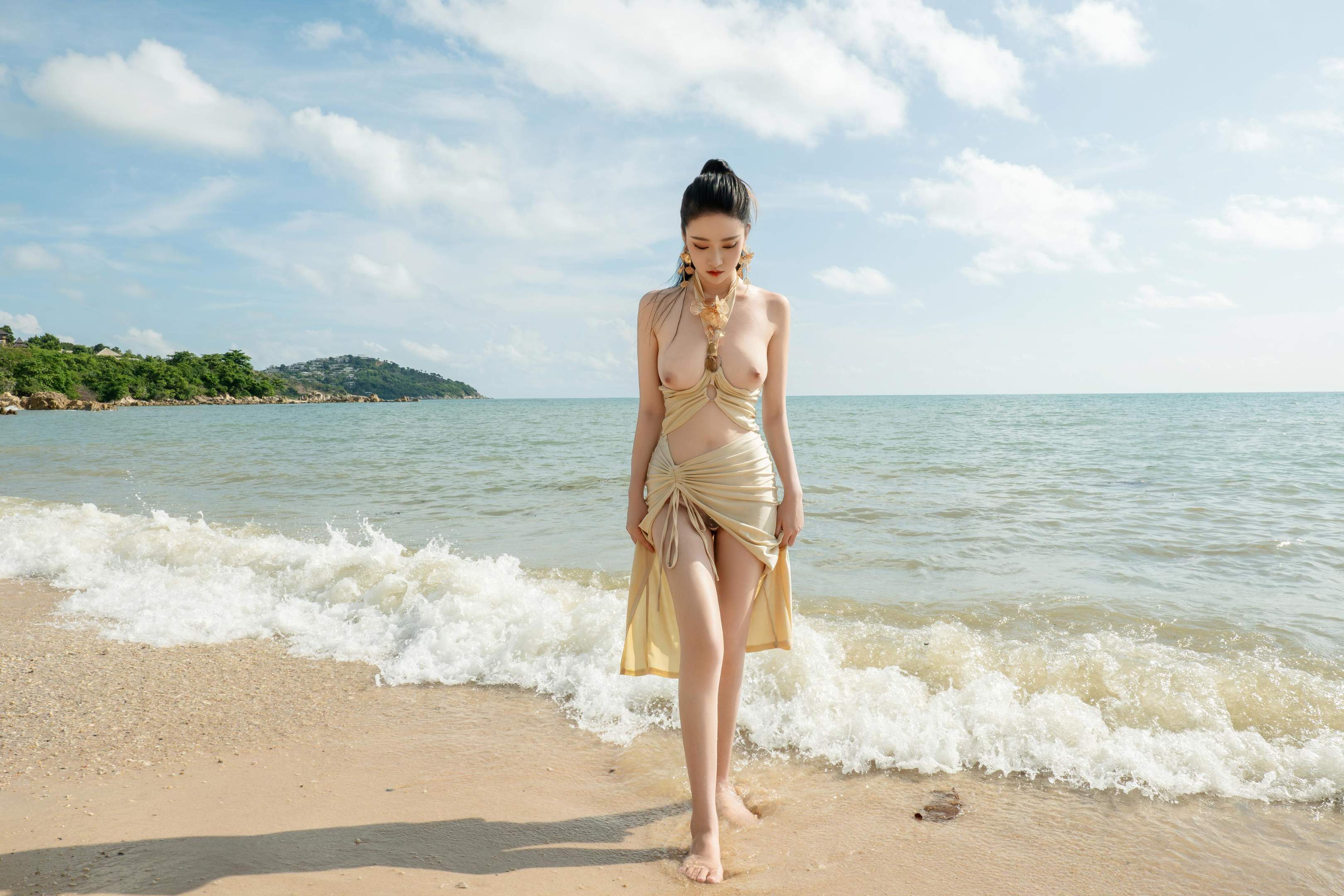 [Ảnh] Nnian - Nữ Thần Venuse Bên Biển: Hoàng Hôn Bên Biển Với Vải Mỏng Nude, Hở Ngực Cao, 80P