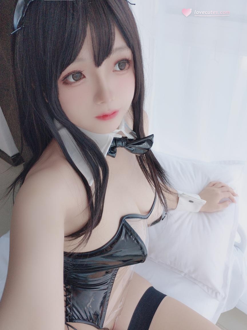 [私房] 日奈娇 - Người mẫu thỏ trong suốt tự chụp: PVC trong suốt, vòng một lộ liễu, mông cong, giày cao gót 40P