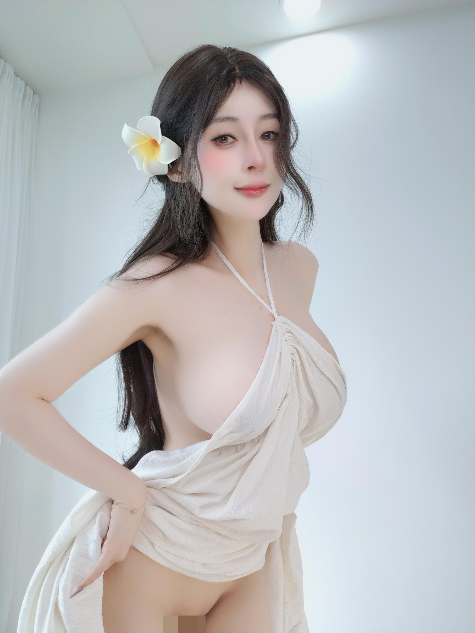 [私房] Bạc 81 - Fantia Bộ Sưu Tập Thành Viên Tháng 10 Năm 2025: 16 Bộ Nội Dung Đăng Ký, Ngực Khủng Lộ Điểm 116P5V