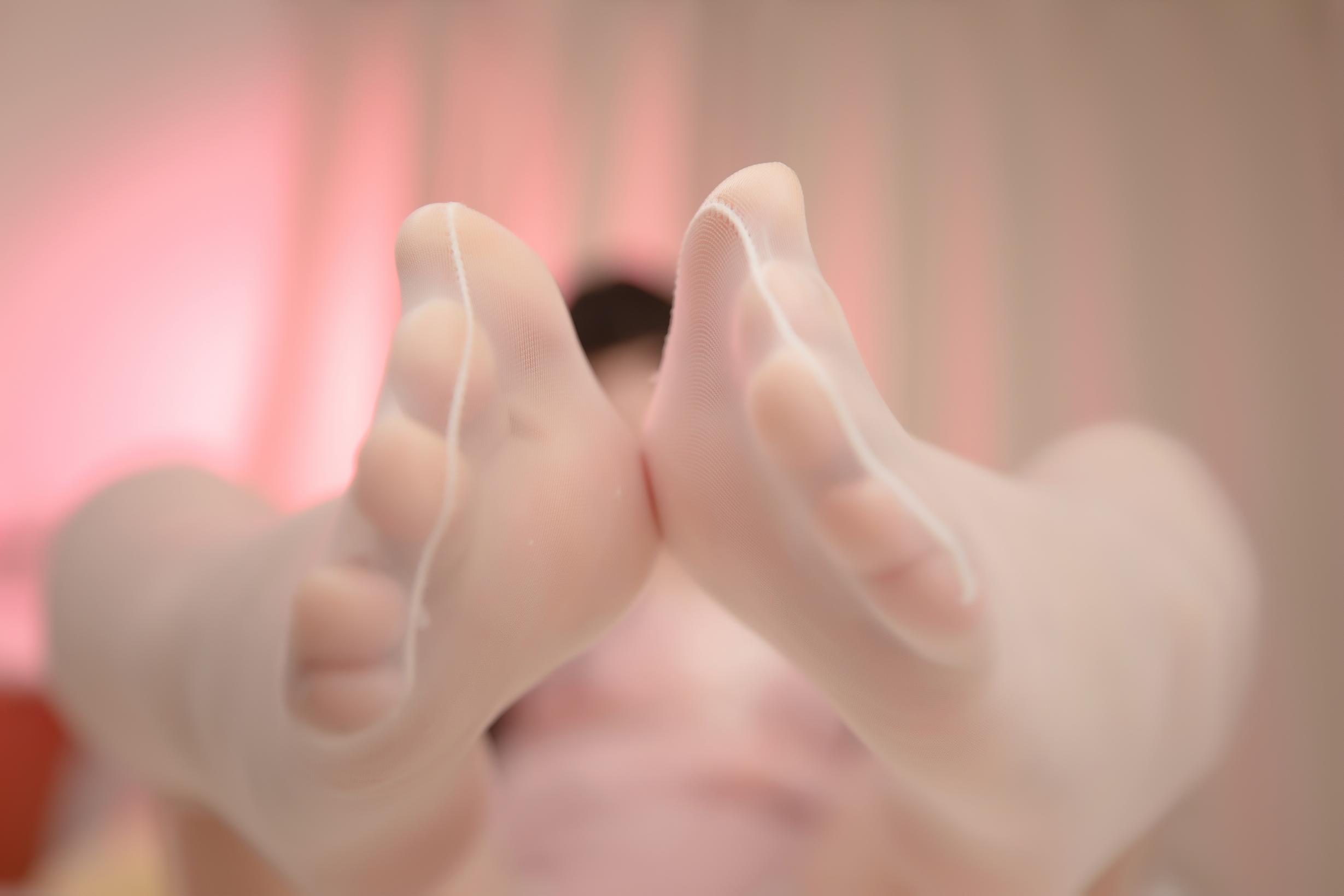 [Private] MAFUYU Kagurazaka - High Heel Robe: Pink Lace Lingerie and Stockings on Bed 75P2V
