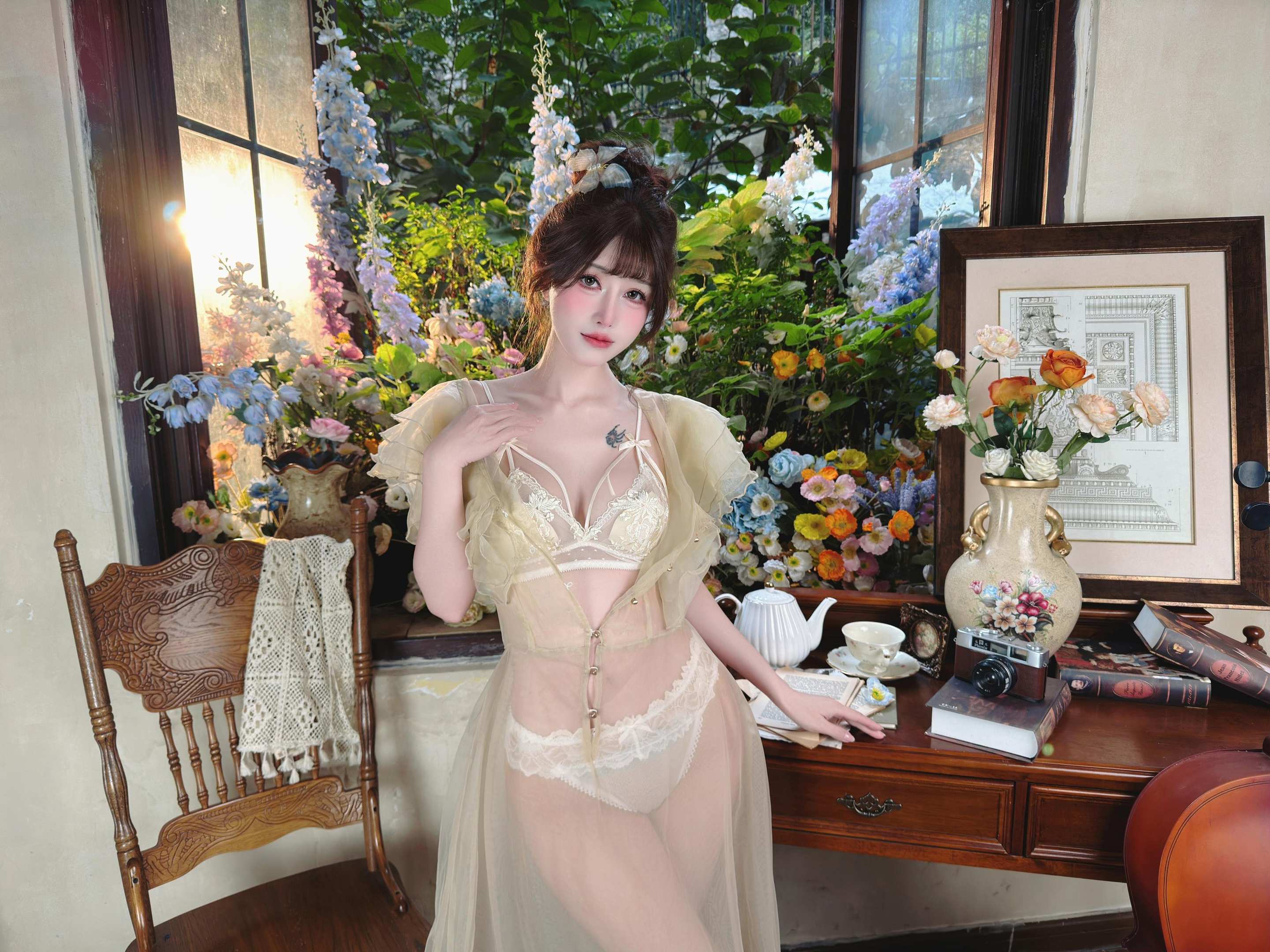 [私房] 鹿八歳 - 深林の純白花語：白い薄手レースの下着 花房露点露穴ヒップ 105P1V