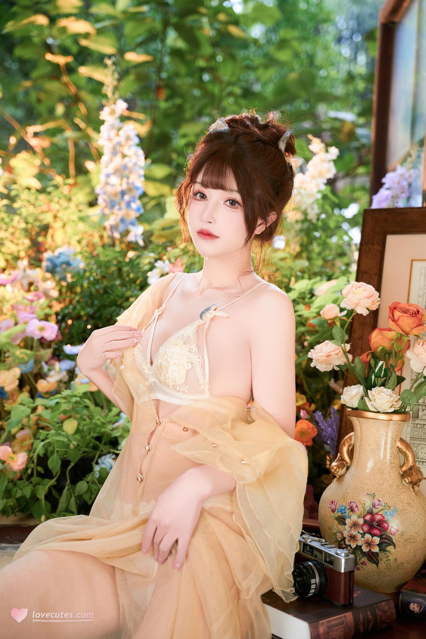 [Private] Deer Eight Years - The Pure White Language of the Forest: White Sheer Lace Lingerie, Flower Room Exposed Points and Curvy Hips 105P1V