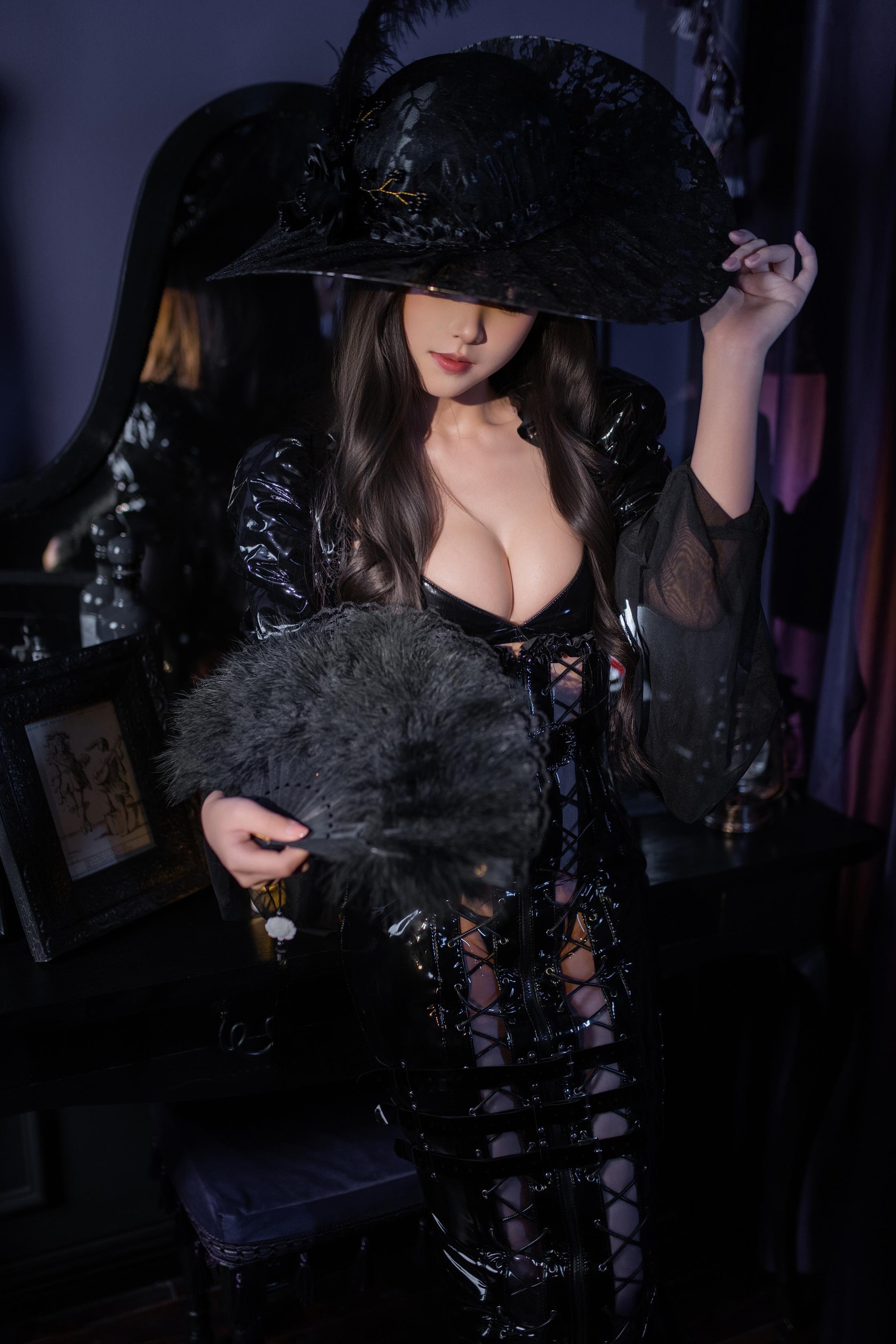 [私房] Bangni邦尼 - 莉莉丝：暗黑女巫高衩漆皮裙 露臀私密視角大尺度 82P