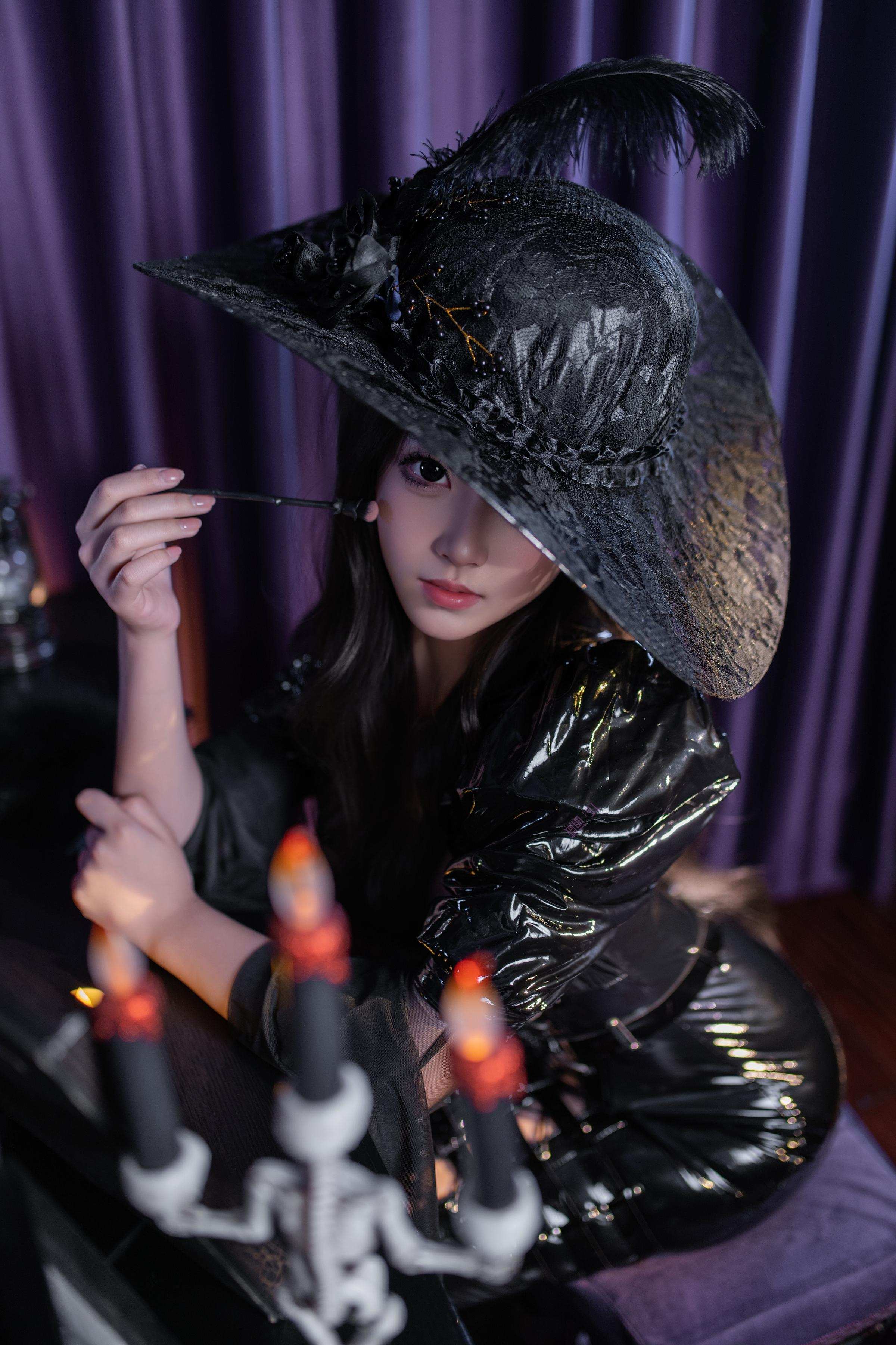 [私房] Bangni邦尼 - 莉莉丝：暗黑女巫高衩漆皮裙 露臀私密視角大尺度 82P