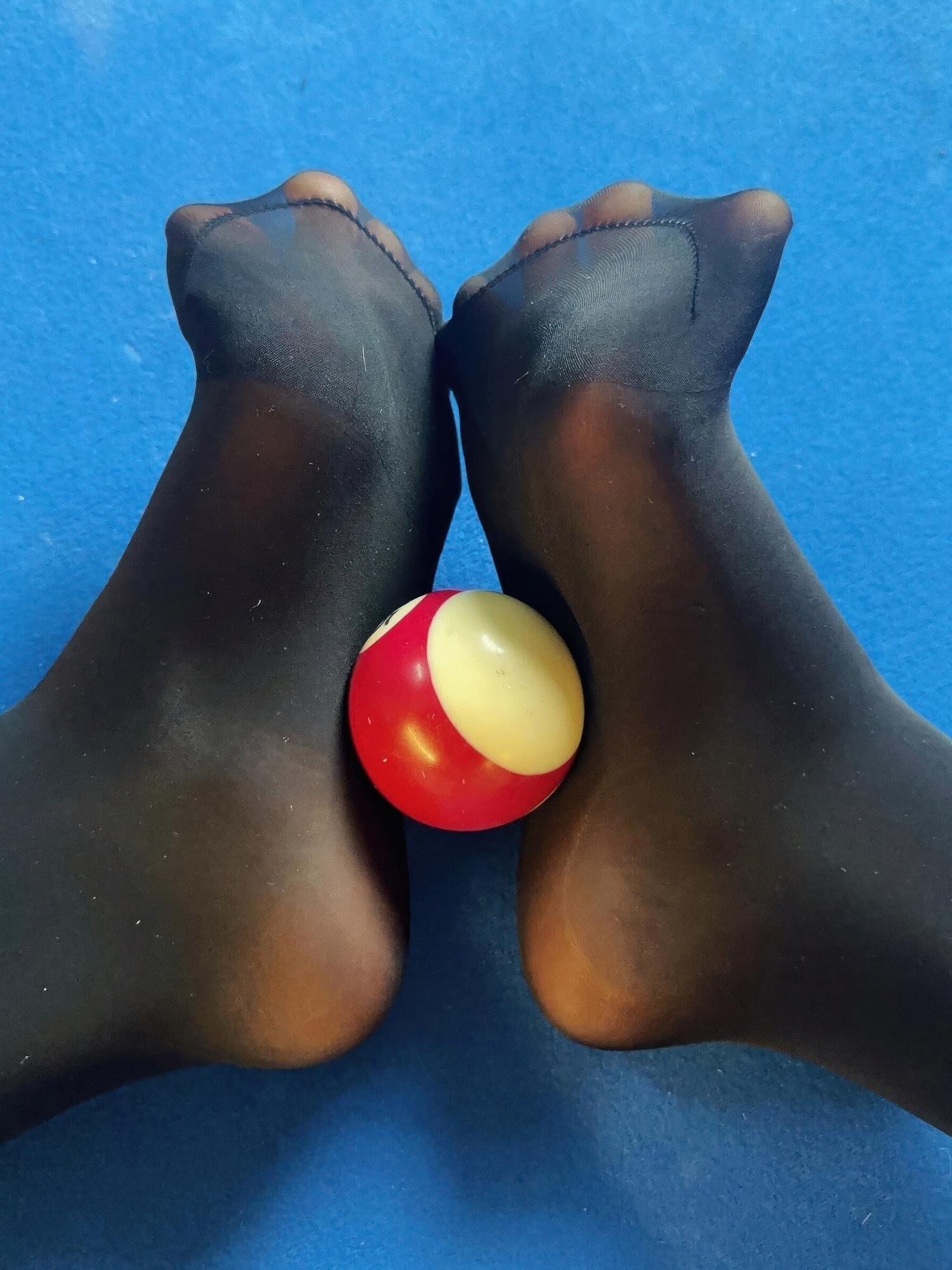 [Private] Yuuhui - Patreon Subscription: Dark Sister in Pool Hall with Black Stockings and Exposed Curves 51P2V