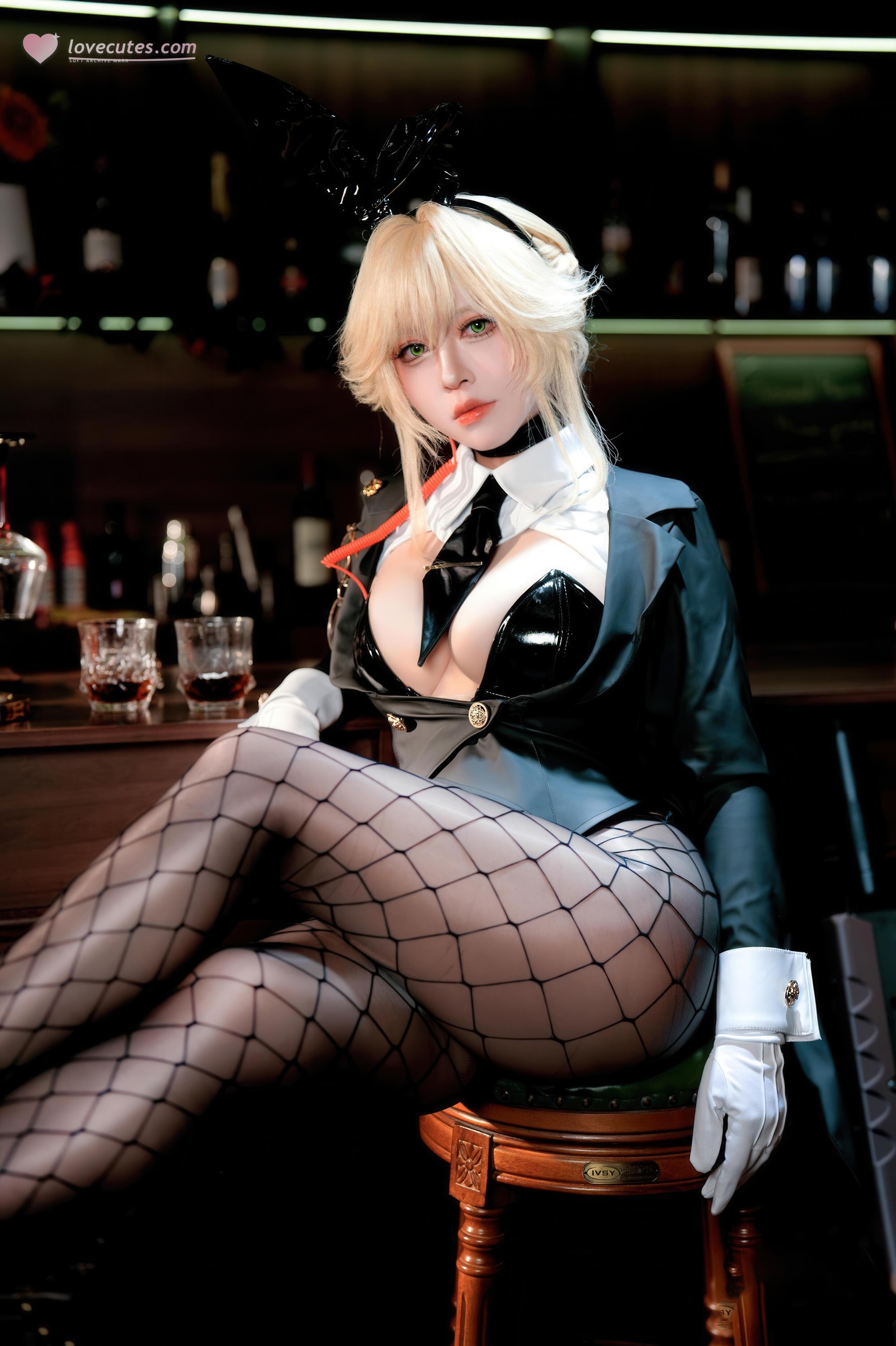 '[cosplay] 半半子 - Nikke Thần Chiến Thắng Agent Bunny: Thỏ Đen Gợi Cảm, Ngực Khủng, Mông Đẹp, Quần Lưới 62P'