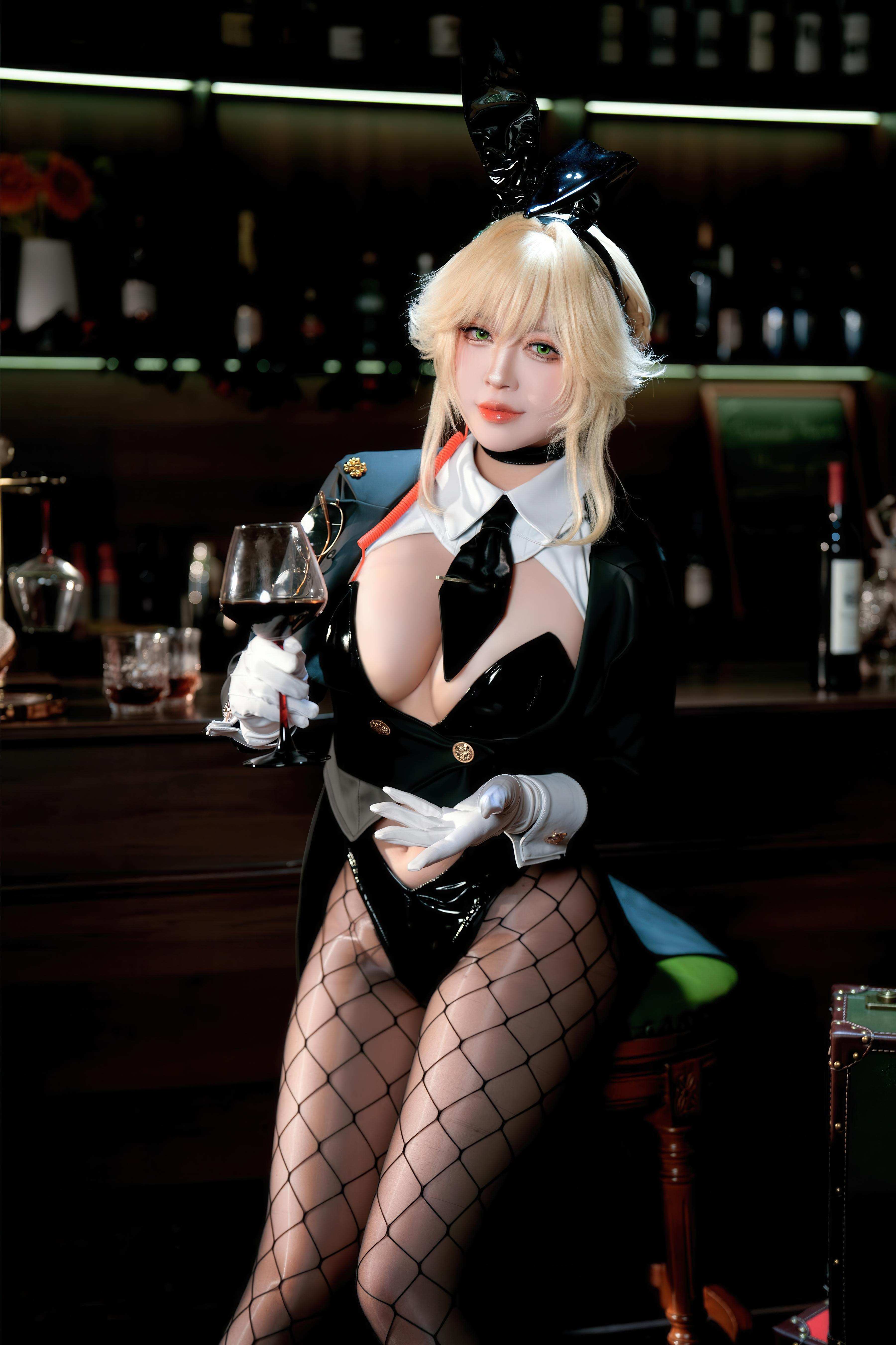 [cospaly] 半半子 - Nikke勝利女神 愛德 Agent Bunny：黑色兔女郎巨乳翹臀 網襪露臀還原 62P
