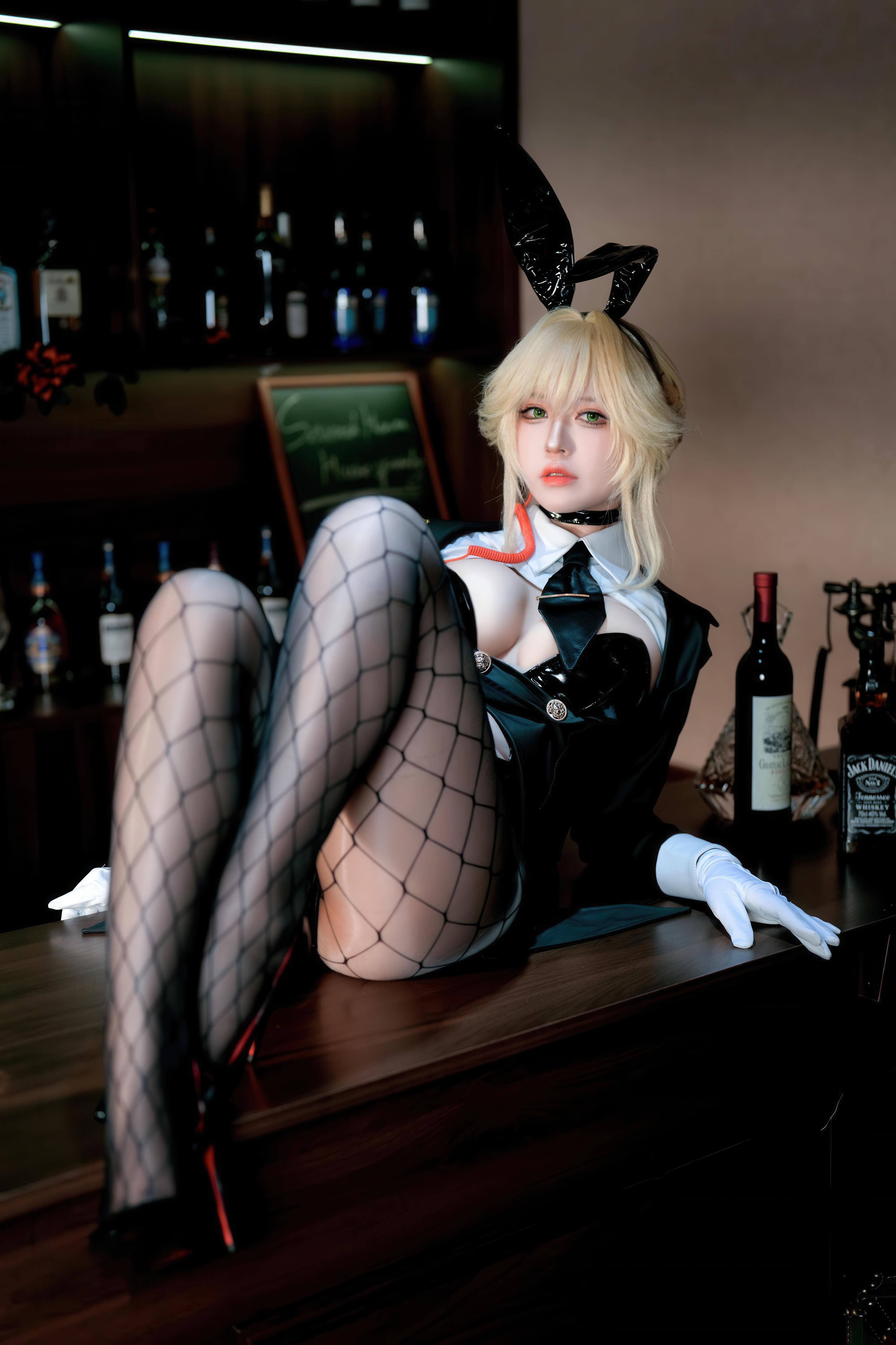[cospaly] 半半子 - Nikke勝利女神 愛德 Agent Bunny：黑色兔女郎巨乳翹臀 網襪露臀還原 62P