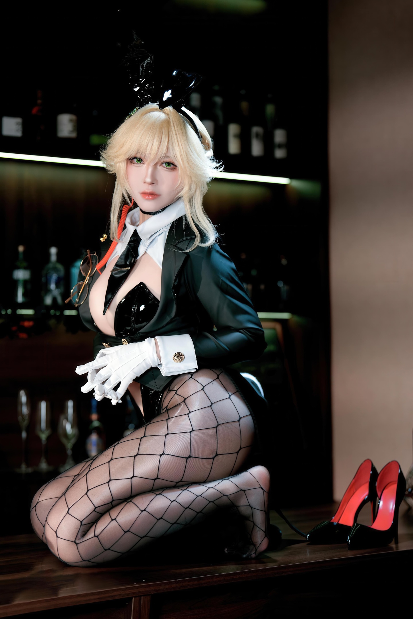 '[cosplay] 半半子 - Nikke Thần Chiến Thắng Agent Bunny: Thỏ Đen Gợi Cảm, Ngực Khủng, Mông Đẹp, Quần Lưới 62P'