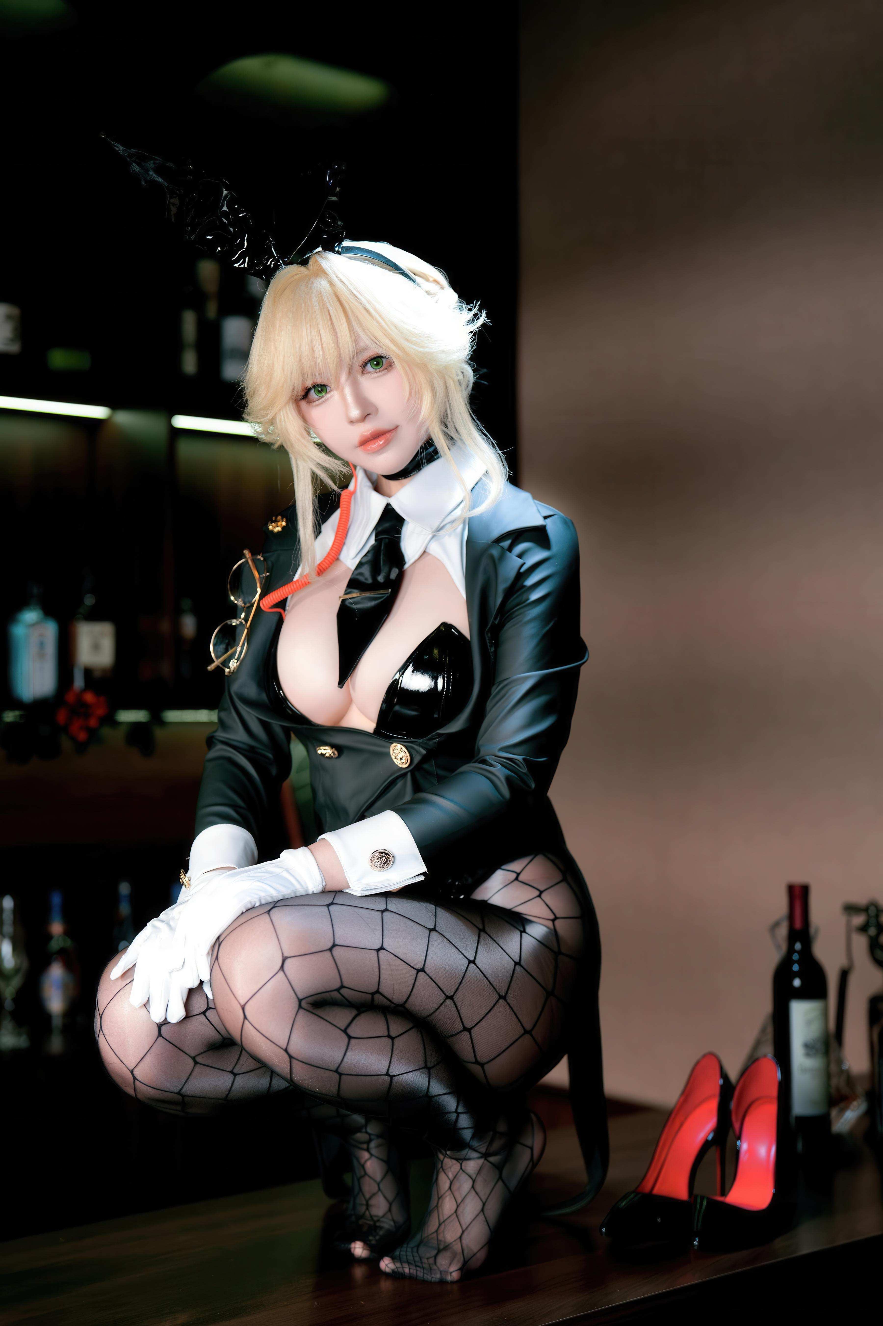 '[cosplay] 半半子 - Nikke Thần Chiến Thắng Agent Bunny: Thỏ Đen Gợi Cảm, Ngực Khủng, Mông Đẹp, Quần Lưới 62P'