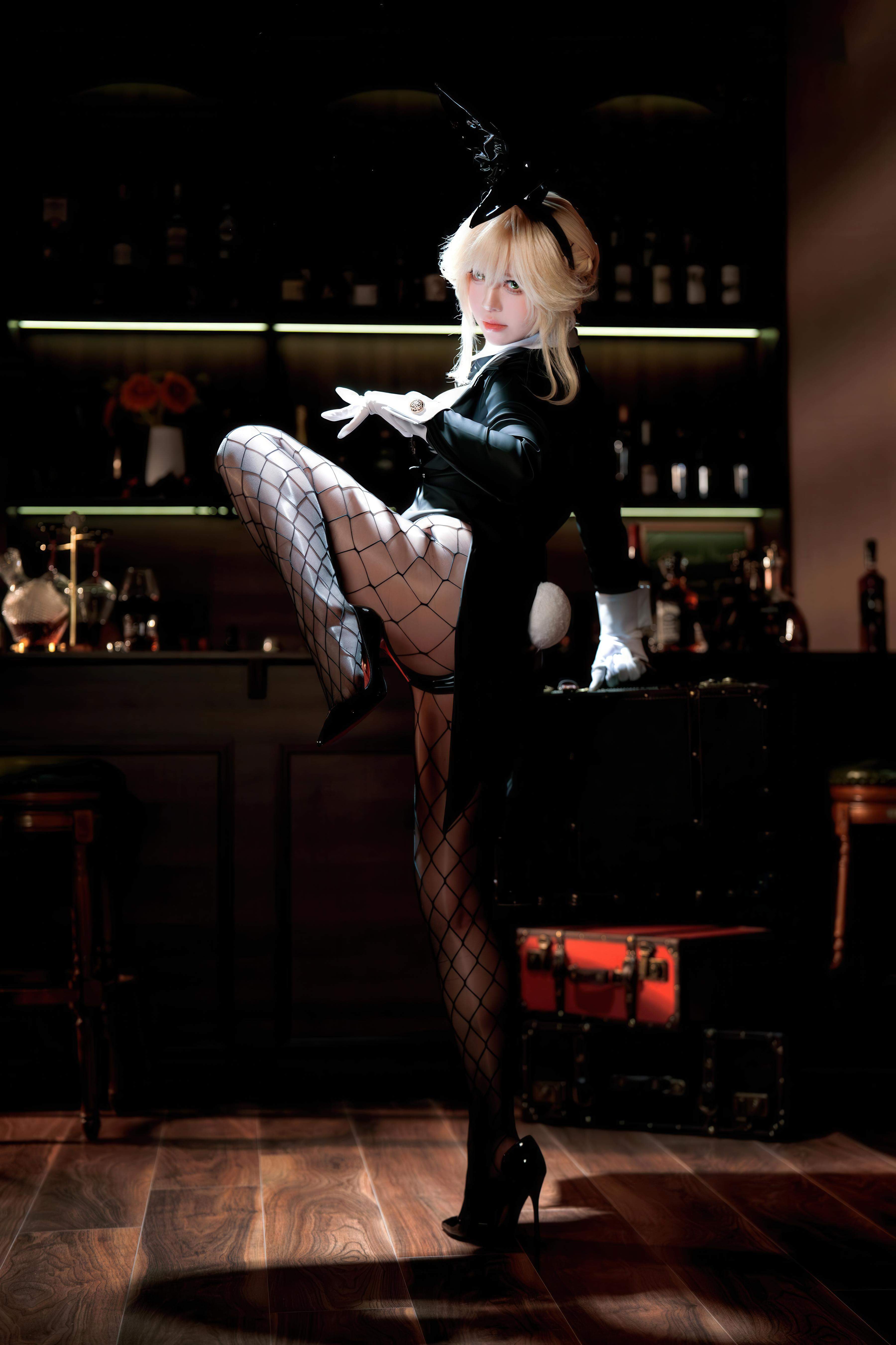 '[cosplay] 半半子 - Nikke Thần Chiến Thắng Agent Bunny: Thỏ Đen Gợi Cảm, Ngực Khủng, Mông Đẹp, Quần Lưới 62P'