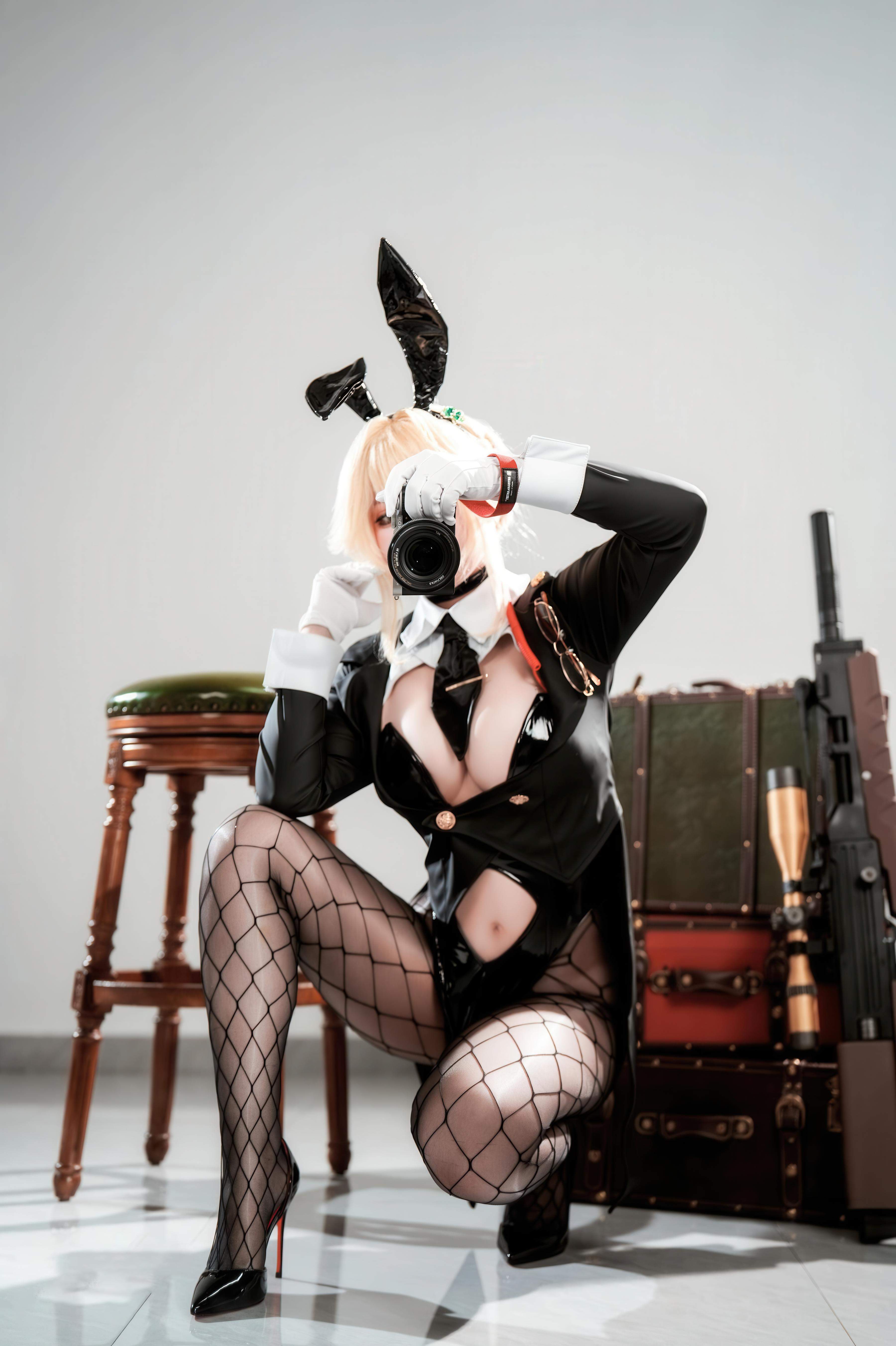 '[cosplay] 半半子 - Nikke Thần Chiến Thắng Agent Bunny: Thỏ Đen Gợi Cảm, Ngực Khủng, Mông Đẹp, Quần Lưới 62P'