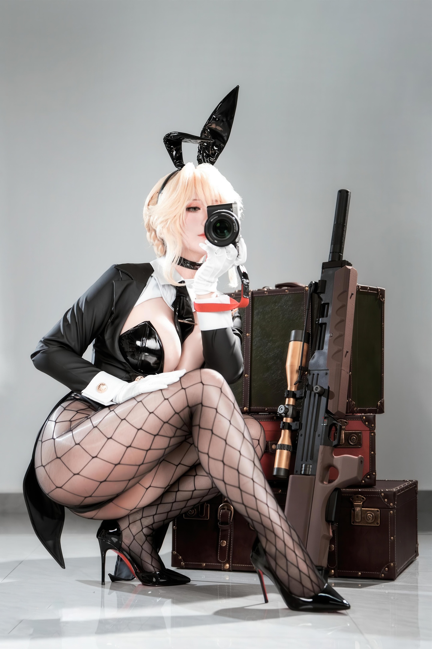 '[cosplay] 半半子 - Nikke Thần Chiến Thắng Agent Bunny: Thỏ Đen Gợi Cảm, Ngực Khủng, Mông Đẹp, Quần Lưới 62P'