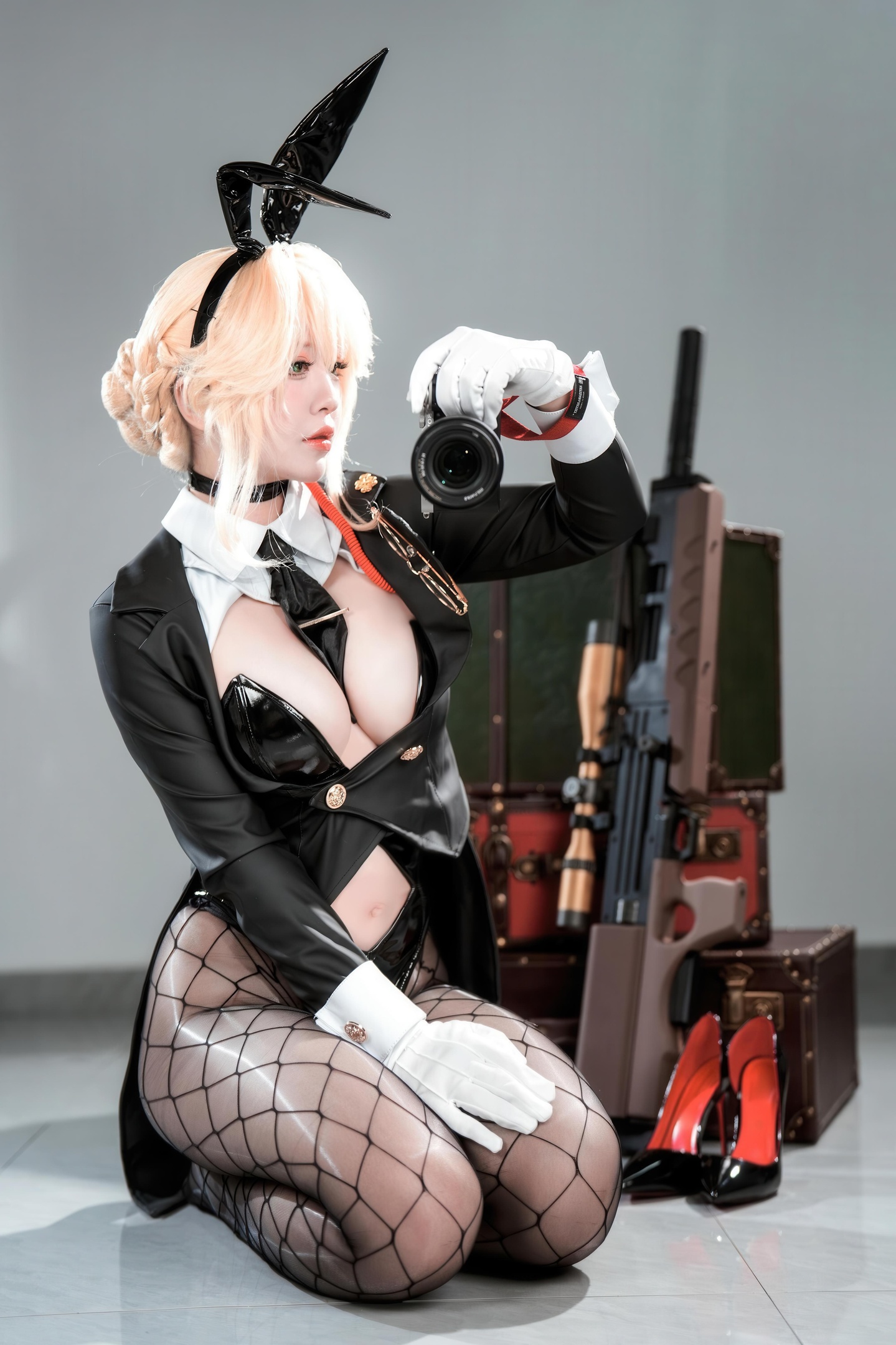 '[cosplay] 半半子 - Nikke Thần Chiến Thắng Agent Bunny: Thỏ Đen Gợi Cảm, Ngực Khủng, Mông Đẹp, Quần Lưới 62P'