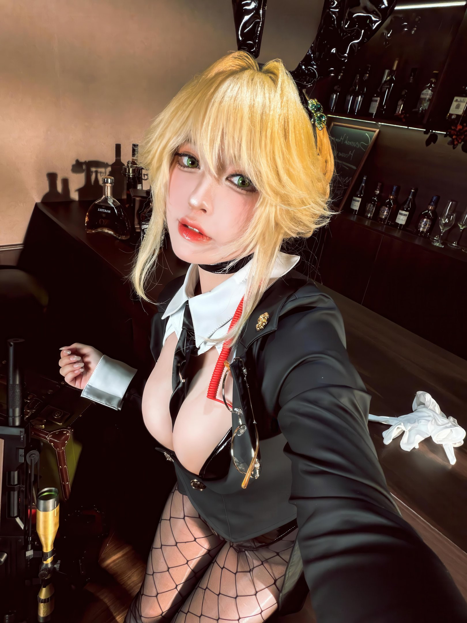 '[cosplay] 半半子 - Nikke Thần Chiến Thắng Agent Bunny: Thỏ Đen Gợi Cảm, Ngực Khủng, Mông Đẹp, Quần Lưới 62P'