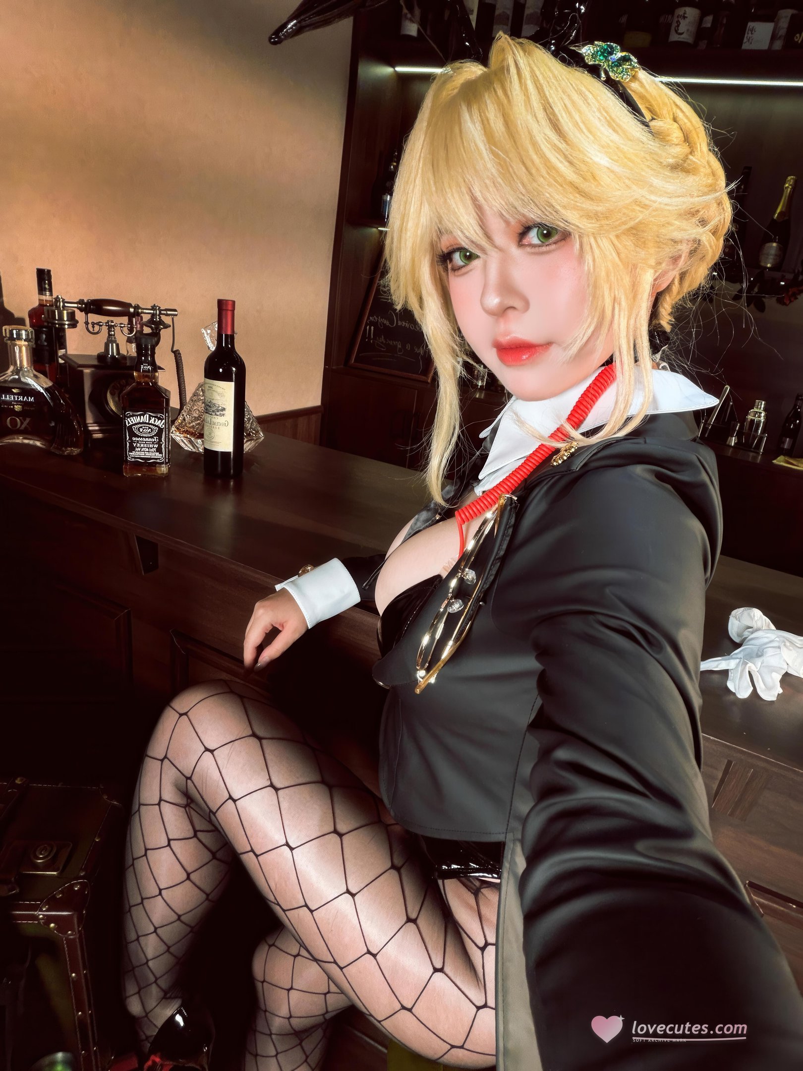 '[cosplay] 半半子 - Nikke Thần Chiến Thắng Agent Bunny: Thỏ Đen Gợi Cảm, Ngực Khủng, Mông Đẹp, Quần Lưới 62P'
