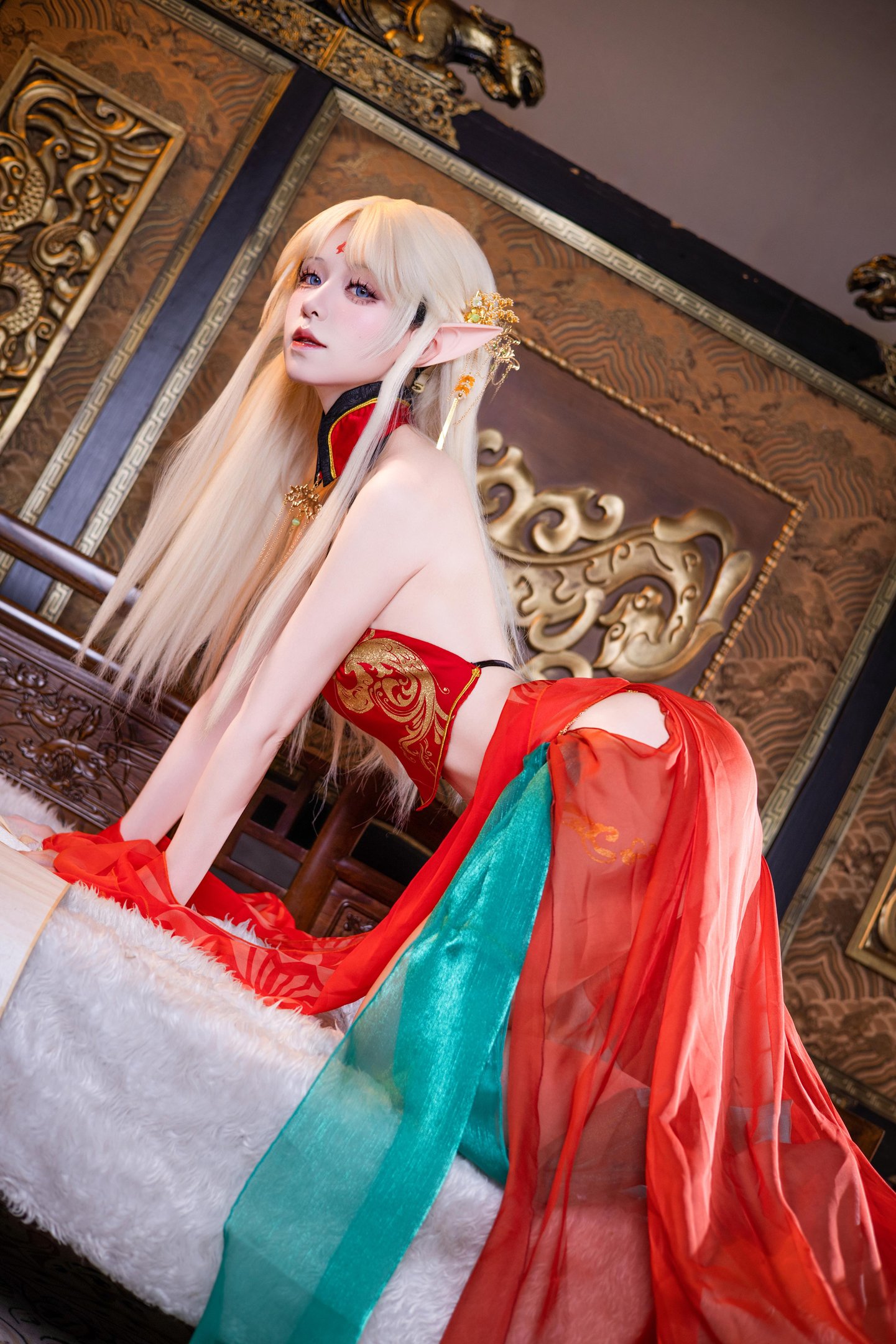 [Cosplay] Shuangmu Fusu - Brest Red Ancient Style: Red and Gold Elegant Outfit with Elf Ears, Stunning Legs and Curvy Hips, 45P