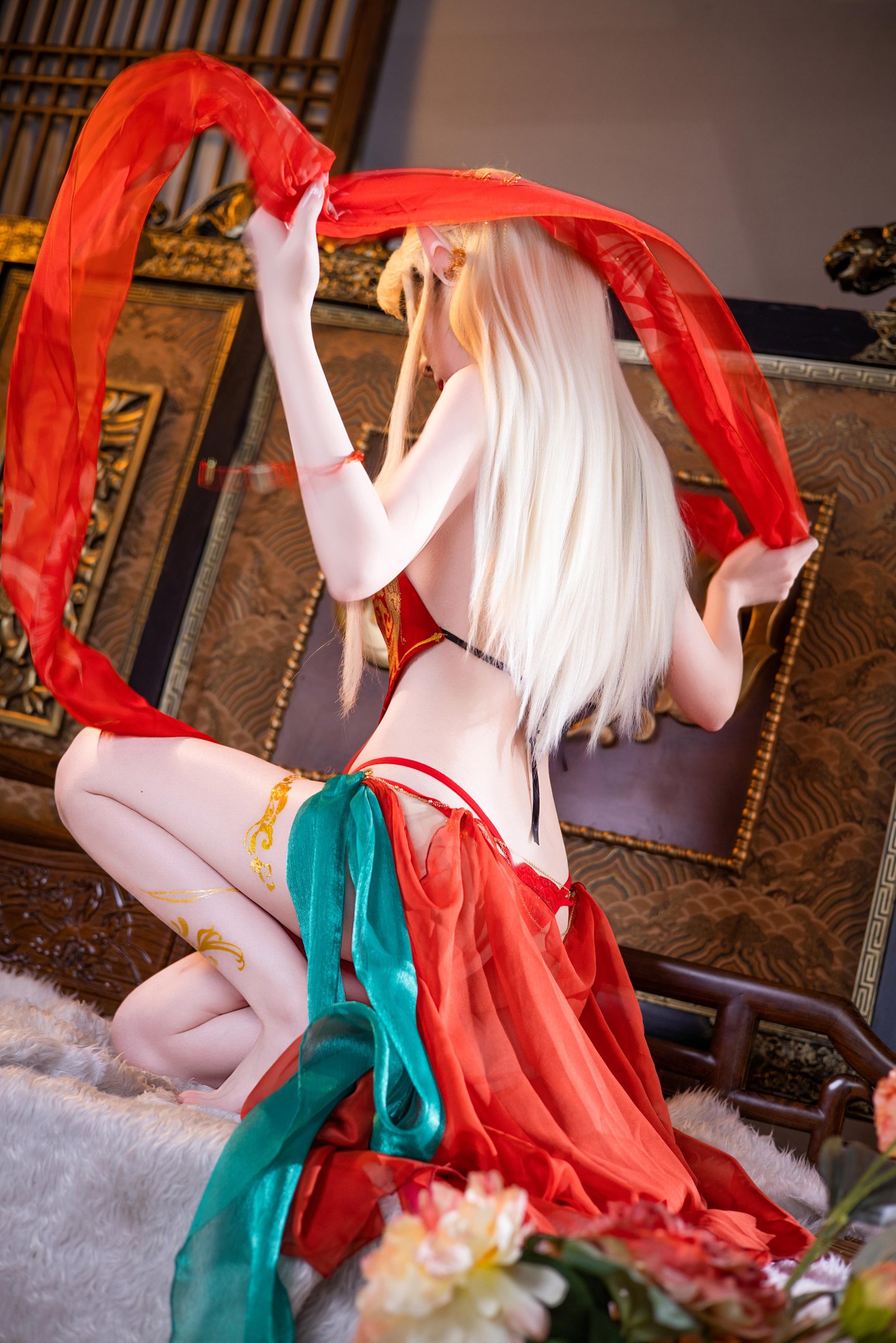 [Cosplay] Shuangmu Fusu - Brest Red Ancient Style: Red and Gold Elegant Outfit with Elf Ears, Stunning Legs and Curvy Hips, 45P