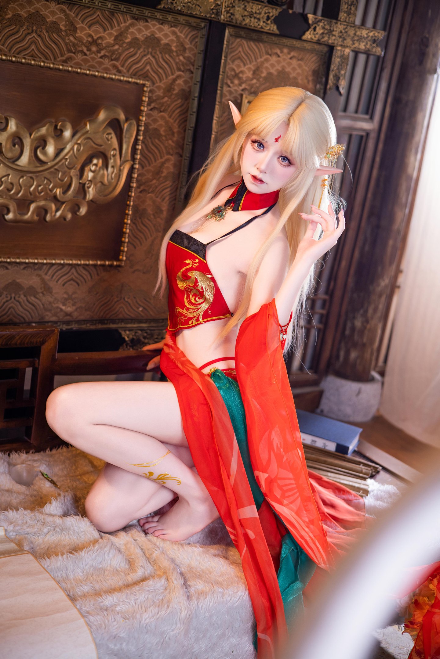 [Cosplay] Shuangmu Fusu - Brest Red Ancient Style: Red and Gold Elegant Outfit with Elf Ears, Stunning Legs and Curvy Hips, 45P