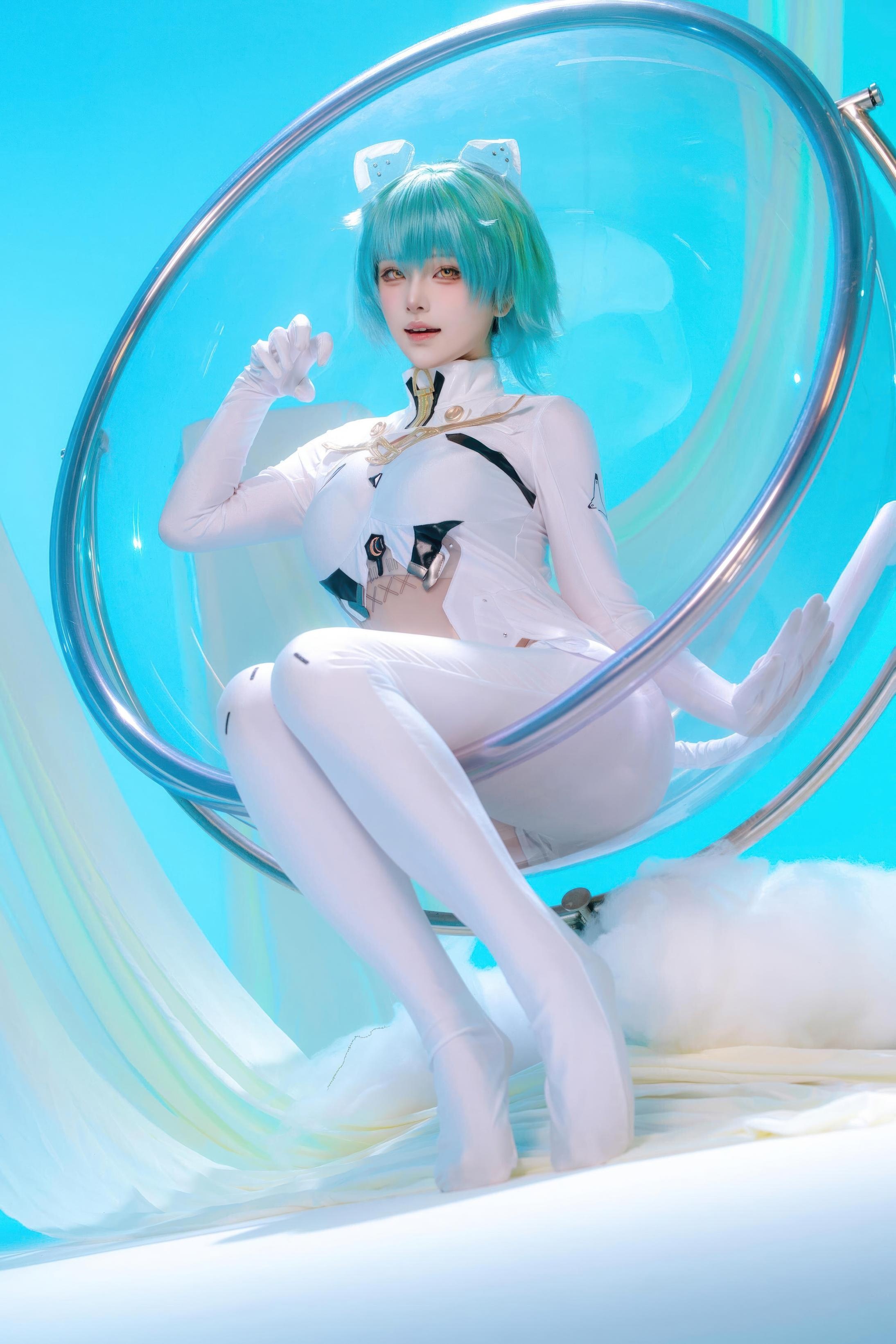 '[cosplay] 屿鱼 - 碧蓝航线 Na-xi-mô-phu·Hải quân thượng tướng: Tóc ngắn xanh lam, bodysuit trắng, vòng một quyến rũ, chân dài 45P'
