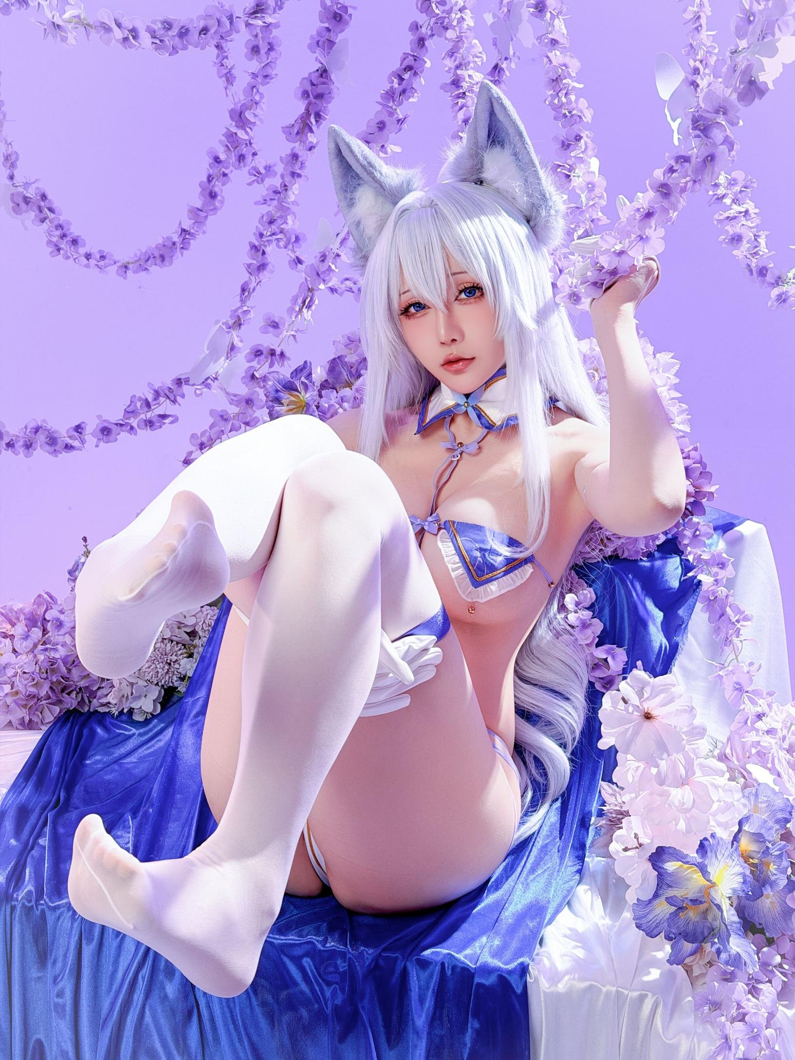 【コスプレ】星之迟迟Hoshilily - 碧蓝航线 信浓：狐耳白髪の青白い衣装 白ストッキングの巨乳再現 60P