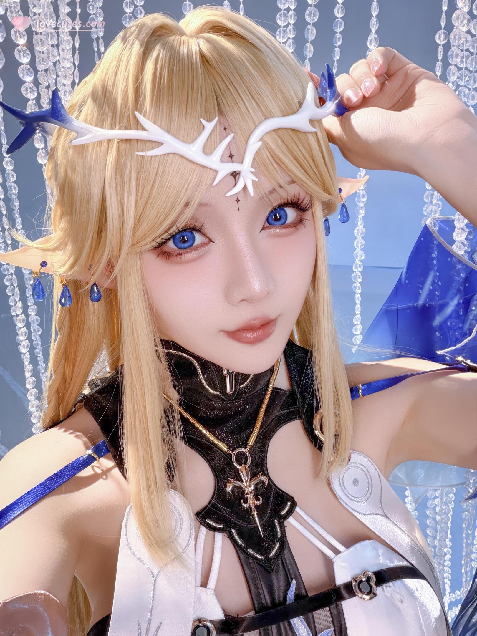 【コスプレ】星之迟迟Hoshilily - 鳴潮カティシア：金髪エルフ耳の青白い衣装、美胸長腿再現 31P