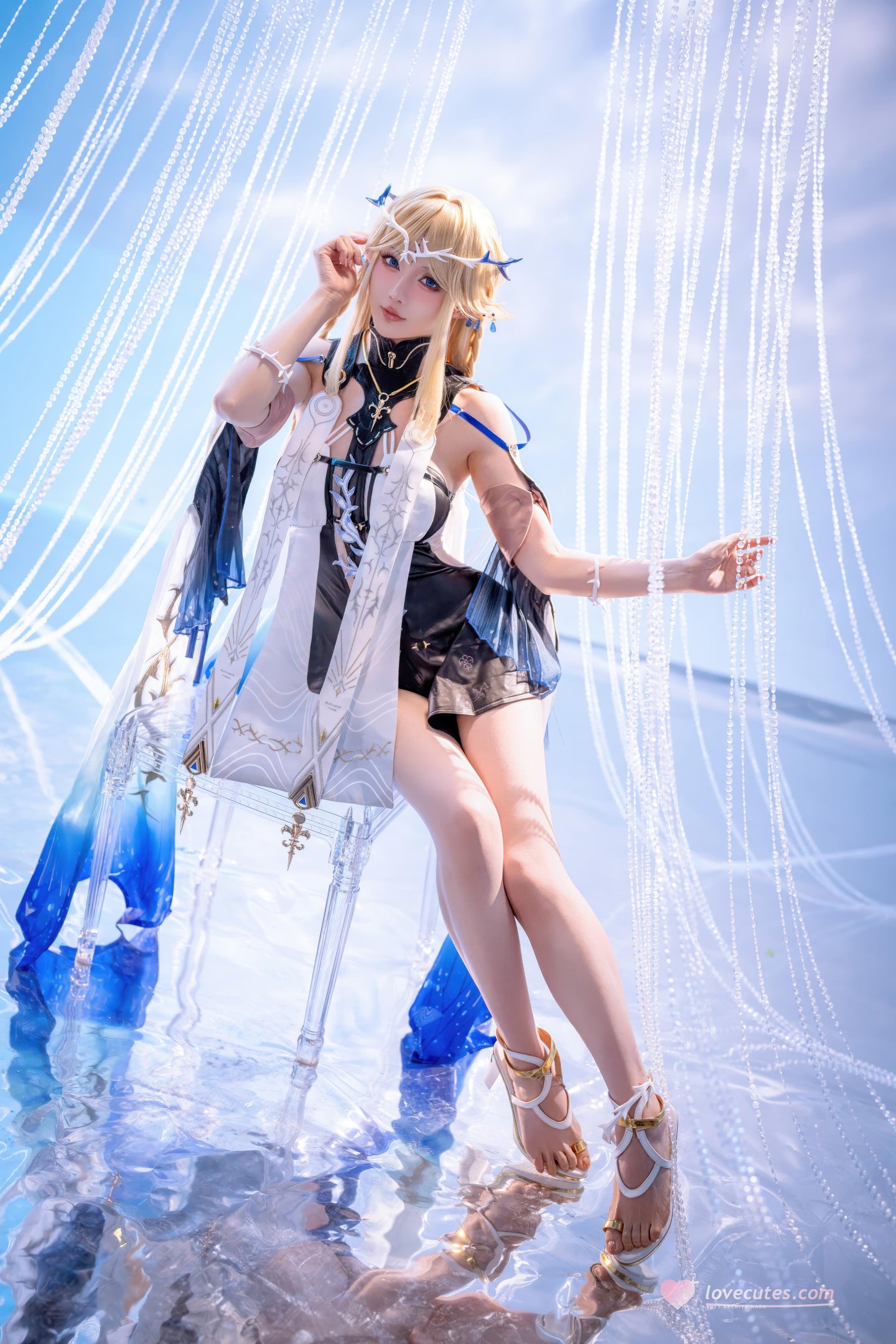 【コスプレ】星之迟迟Hoshilily - 鳴潮カティシア：金髪エルフ耳の青白い衣装、美胸長腿再現 31P