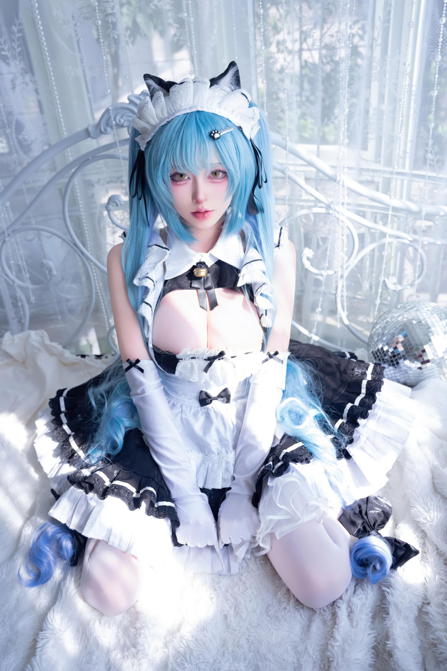 [Cosplay] Shimizu Yuno - Nikke Goddess of Victory Plavati: Blue-Haired Cat-Eared Maid with Sheer Stockings, 85P1V