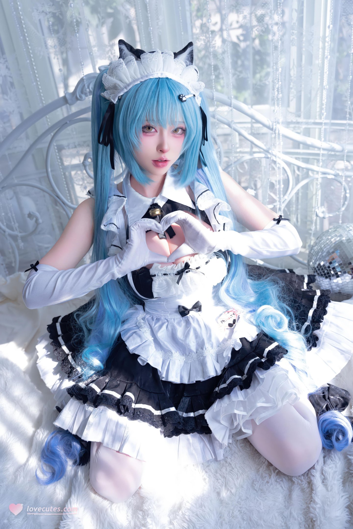 [Cosplay] Shimizu Yuno - Nikke Goddess of Victory Plavati: Blue-Haired Cat-Eared Maid with Sheer Stockings, 85P1V